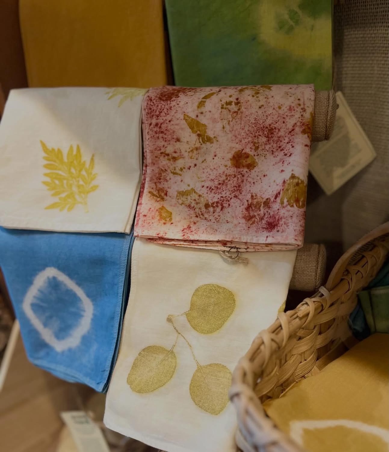 If your cruising down 6A on this weekend, stop in ! It will give you a chance to check out some pieces by @northeast_dyeworks as well as many other local artists! 🐦⬛
Open for the season Fri/Sat 10-5 & Sun 12-5
Shop an eclectic mix of goods from local artists and makers (and a selection of my bandanas and upcycled apparel ☺️✌🏻)
#blackcrowgallery #eastsandwich #route6a #capecod #northeastdyeworks