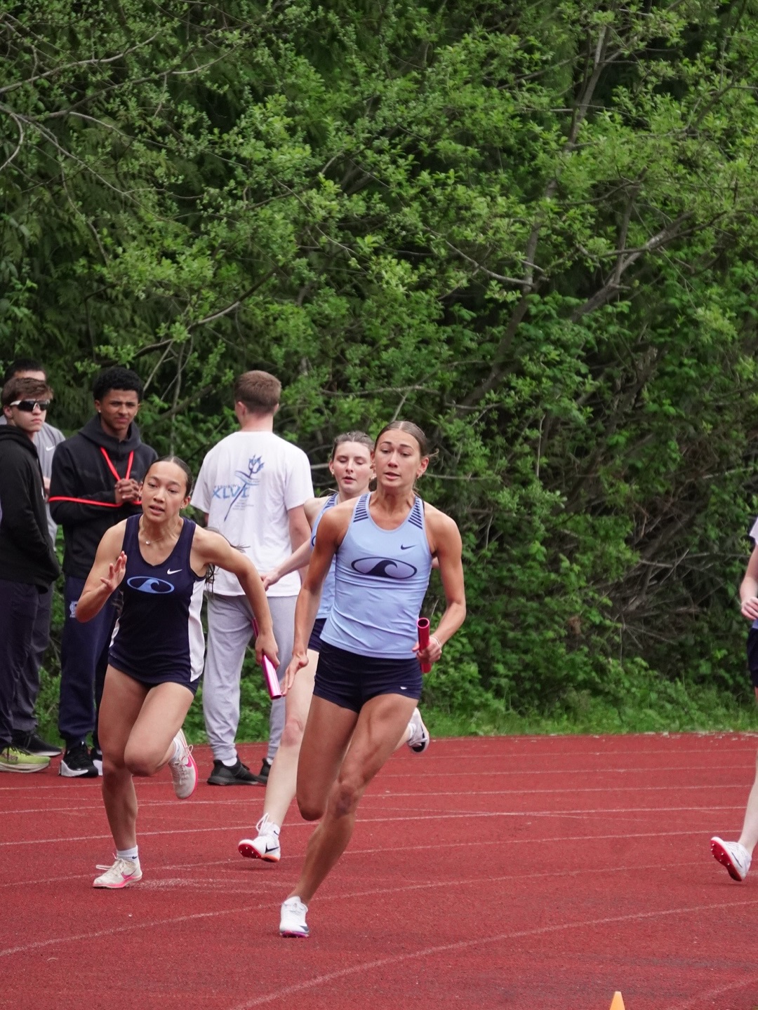 A State leading mark in the girls 4x200 to kick off the dual meet with Capital and Mt. Tahoma.
We saw a lot of PRs and Season Bests at a sunny meet!
πΈ: @rubysavage___