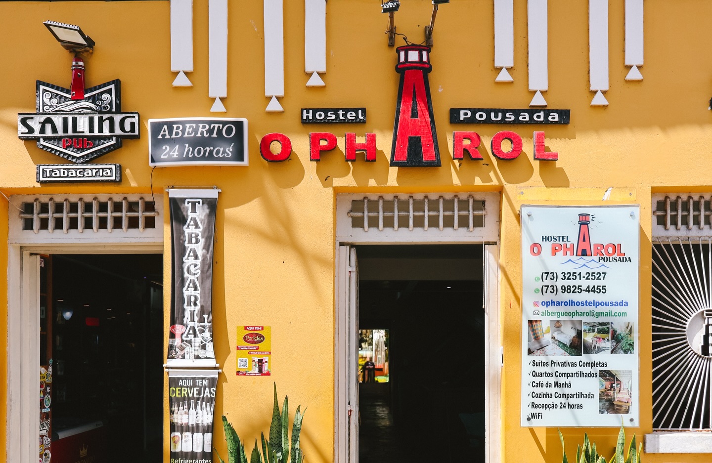 Se hospedar em um lugar onde tudo é fácil faz toda a diferença.
Nossa recepção funciona 24h pra você chegar a qualquer hora e sempre ter alguém ali pra te receber, tirar dúvidas e ajudar no que precisar.
No dia a dia, tem mais uma praticidade: uma conveniência dentro da pousada, com bebidas e itens básicos pra você não precisar sair toda hora.
Detalhes que deixam sua estadia mais leve, pra você só se preocupar em aproveitar Itacaré.
Garanta sua reserva pelo nosso WhatsApp e aproveite maio e junho com 20% de desconto.
📞 (73) 99825-4455
#itacare #hospedagem #hostel #pousada #opharolhostelepousada