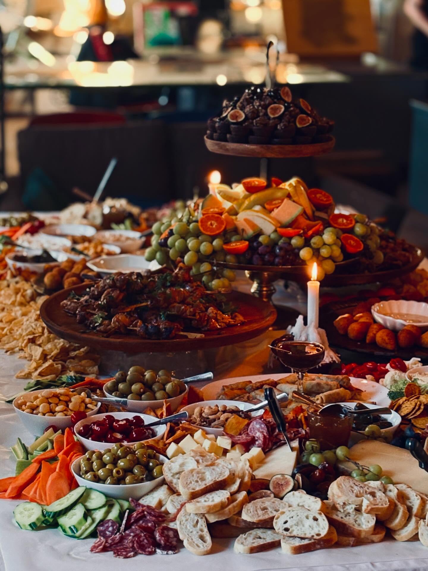 Tonight’s spread at the one and only @nomadlife.tv 🍇✨
Book yours : www.maisongorchon.com/catering 🍽️
#maisongorchon