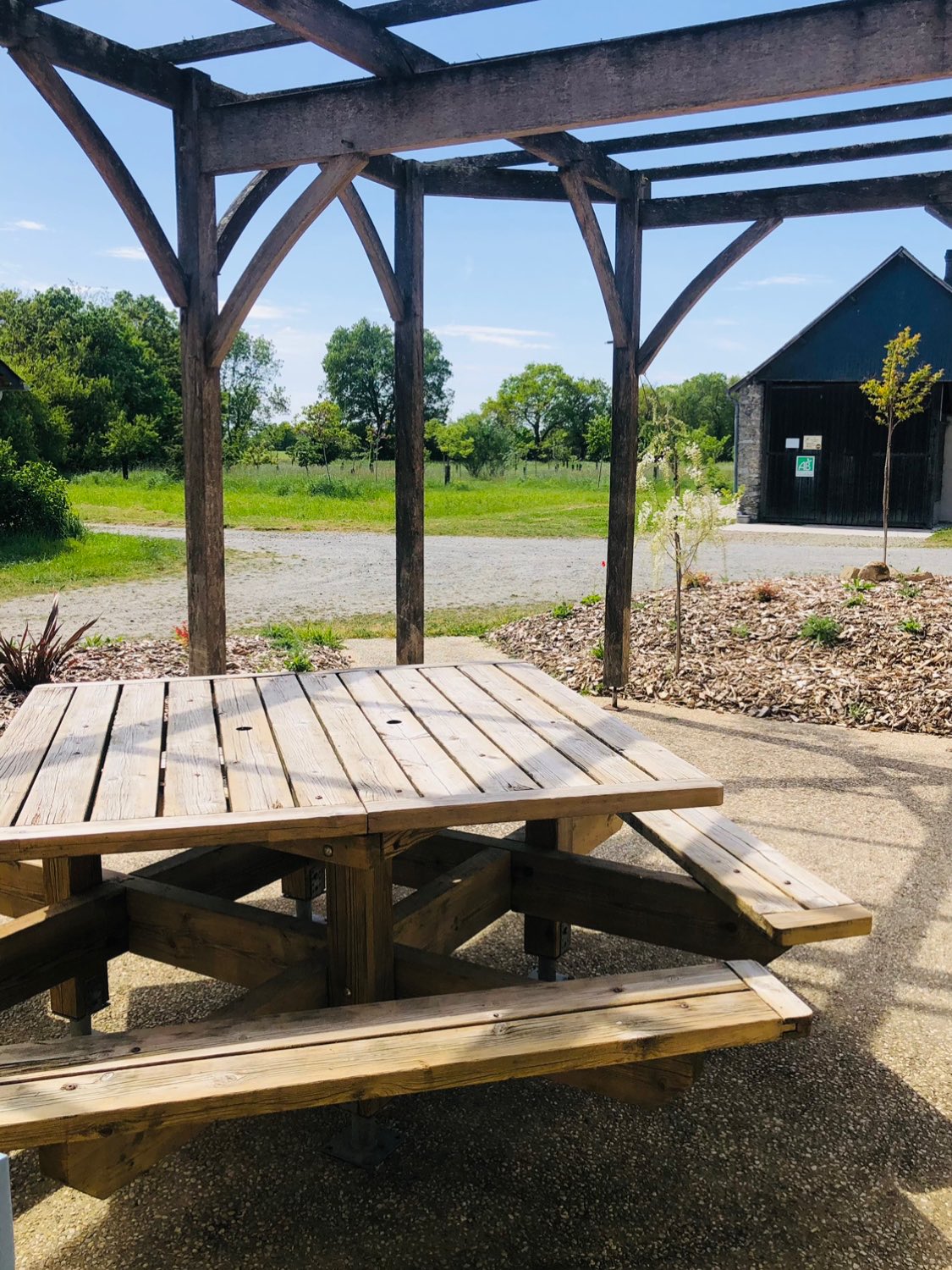 ✨ Nous avons la joie de vous annoncer la réouverture des portes du gîte à la ferme.
Cette belle bâtisse respire de nouveau, après des mois de rafraîchissement !
Ici, vous découvrirez un esprit de campagne. Ce lieu reflète l’authenticité grâce à ses poutres apparentes, ses tomettes au sol, sa cuisine conviviale, ainsi que sa grande salle de 100 m² avec sol en liège. Vous pourrez également profiter de sa terrasse exposée plein sud, avec vue sur l’arboretum, et des chemins de promenade sur 60 hectares.
Sans oublier une expérience insolite : venez vous évader dans nos magnifiques cabanes, conçues à la main par notre cher agriculteur (multifonctionnel 😁👨🏼🌾 ), pour observer la faune sauvage en toute discrétion et capturer de superbes clichés…
✨ C’est officiel : Nous sommes en ligne sur Airbnb ! Prêts à venir séjourner ?
Si vous recherchez de la tranquillité, de la nature et de la simplicité,
La Canopée n’attend plus que vous !
Au plaisir de vous accueillir dans ce petit coin de paradis 🙏🏼🌳
https://www.airbnb.fr/rooms/1647658560090603546?search_mode=regular_search&adults=1&check_in=2026-04-13&check_out=2026-04-18&children=0&infants=0&pets=0&source_impression_id=p3_1774442696_P3txoJGRkvVdBooW&previous_page_section_name=1000&federated_search_id=24e08325-abcb-4bbc-acaa-eee123867ecc