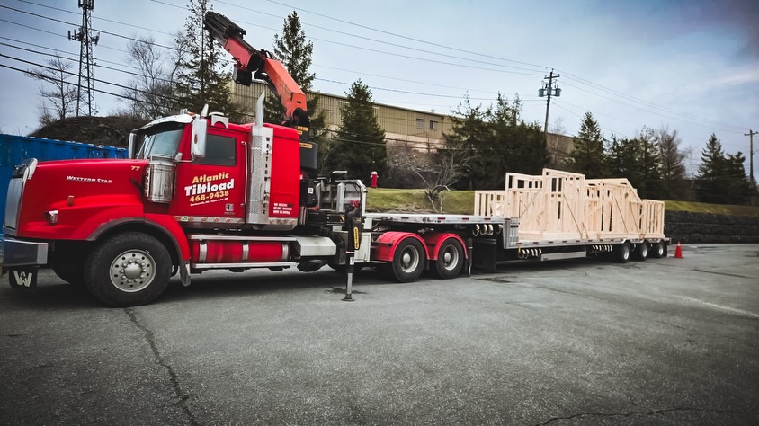 A special delivery for Habitat for Humanity Nova Scotia.
Student-built sheds (8’x4’x6’) are now available at the ReStore Dartmouth. Huge kudos to the students from Skills Canada–Nova Scotia & BTAC NS for their work.
Thank you for trusting Atlantic Tiltload to make the haul!
#Canadatrucking #HeavyHauls #CanadaTransport #NovaScotiaTruckers