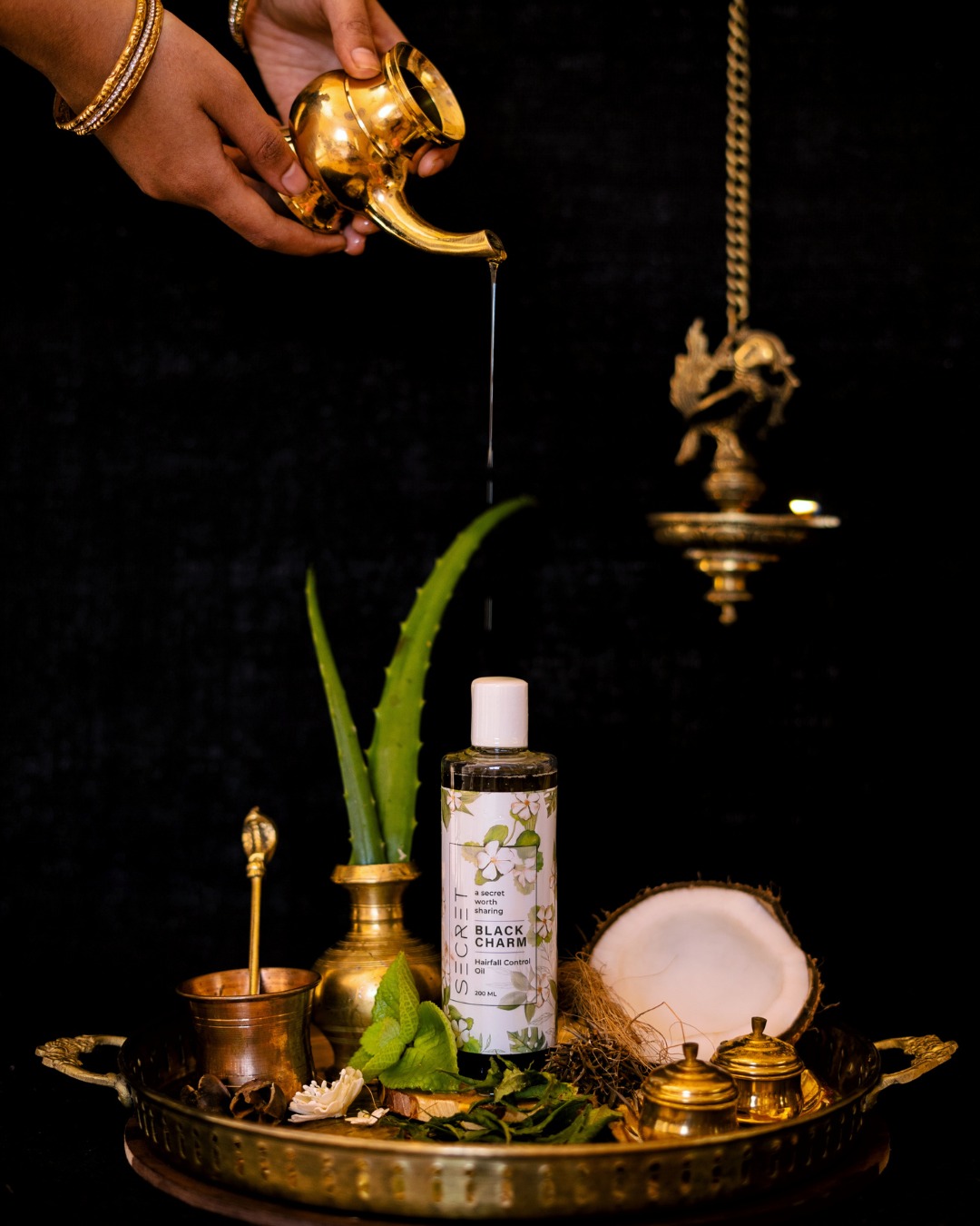 RDV le 12 mai chez Évoléoz Boulogne !
Venez découvrir les bienfaits de l'Ayurveda, médecine traditionnelle
indienne, autour d’une discussion avec Perrine Moret, praticienne spécialisée
en nutrition et massages ayurvédiques.
Christel Bellier, Psychopraticienne, Fondatrice et dirigeante d'Évoléoz,
sera là également pour vous présenter la cure Ayurvédique en Inde prévue en novembre 2026. Elle vous présentera les temps forts de ce séjour inoubliable et répondra à toutes vos questions.
Retrouvez + d'informations sur notre site evoleoz.fr