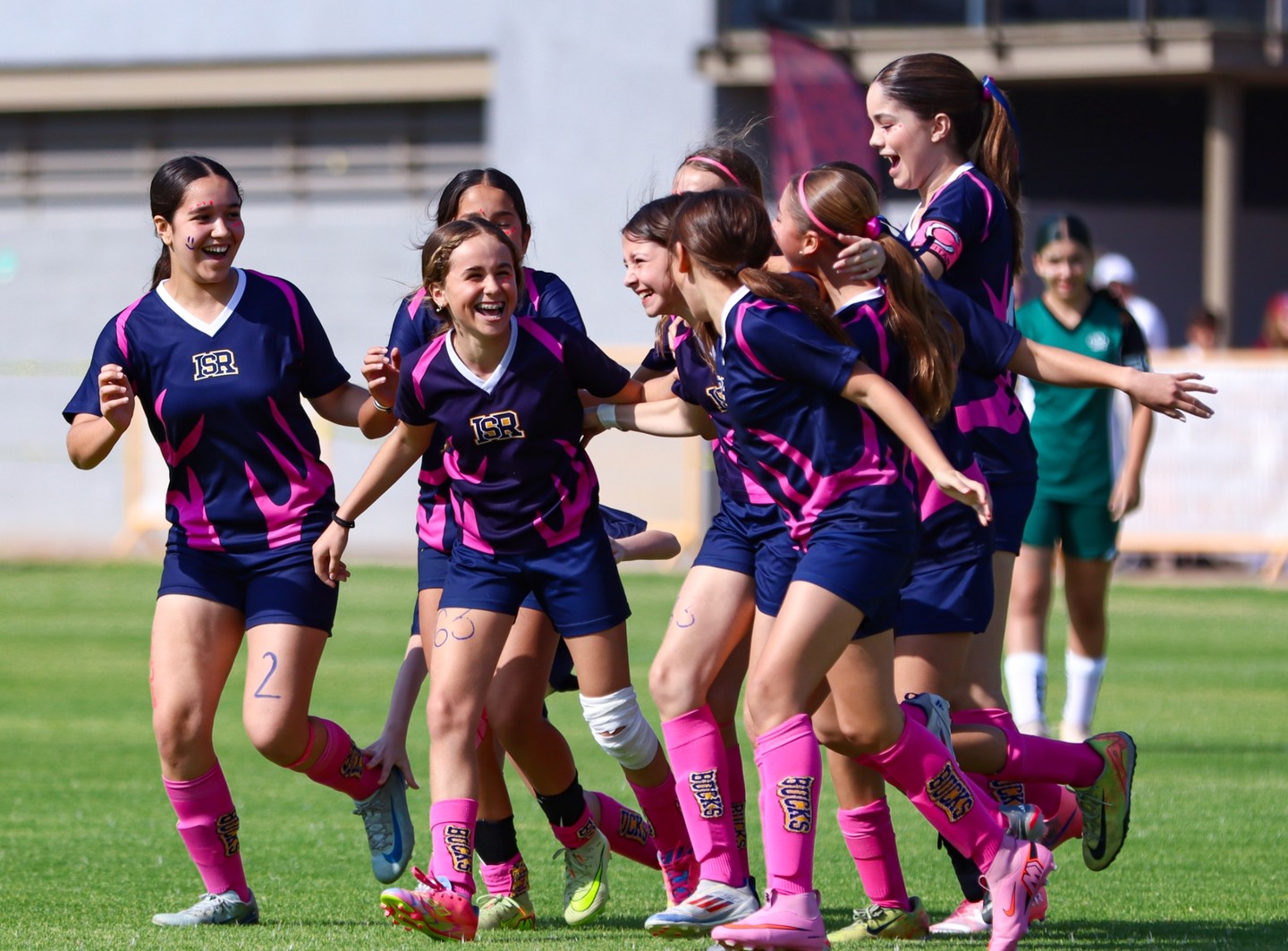 San Roberto International School proudly participated in the ASOMEX Fútbol 11 Tournament (Juvenil “A”) for both girls’ and boys’ teams, held April 16–20, 2026 at JFK in Querétaro. Our teams competed among 18 schools, with over 390 participants. Both our girls’ and boys’ teams achieved 2nd place overall! Thank you to our athletes, coaches, and families for your incredible support and dedication. 🎉 #WeAreISR #ASOMEX2026 #Bucks