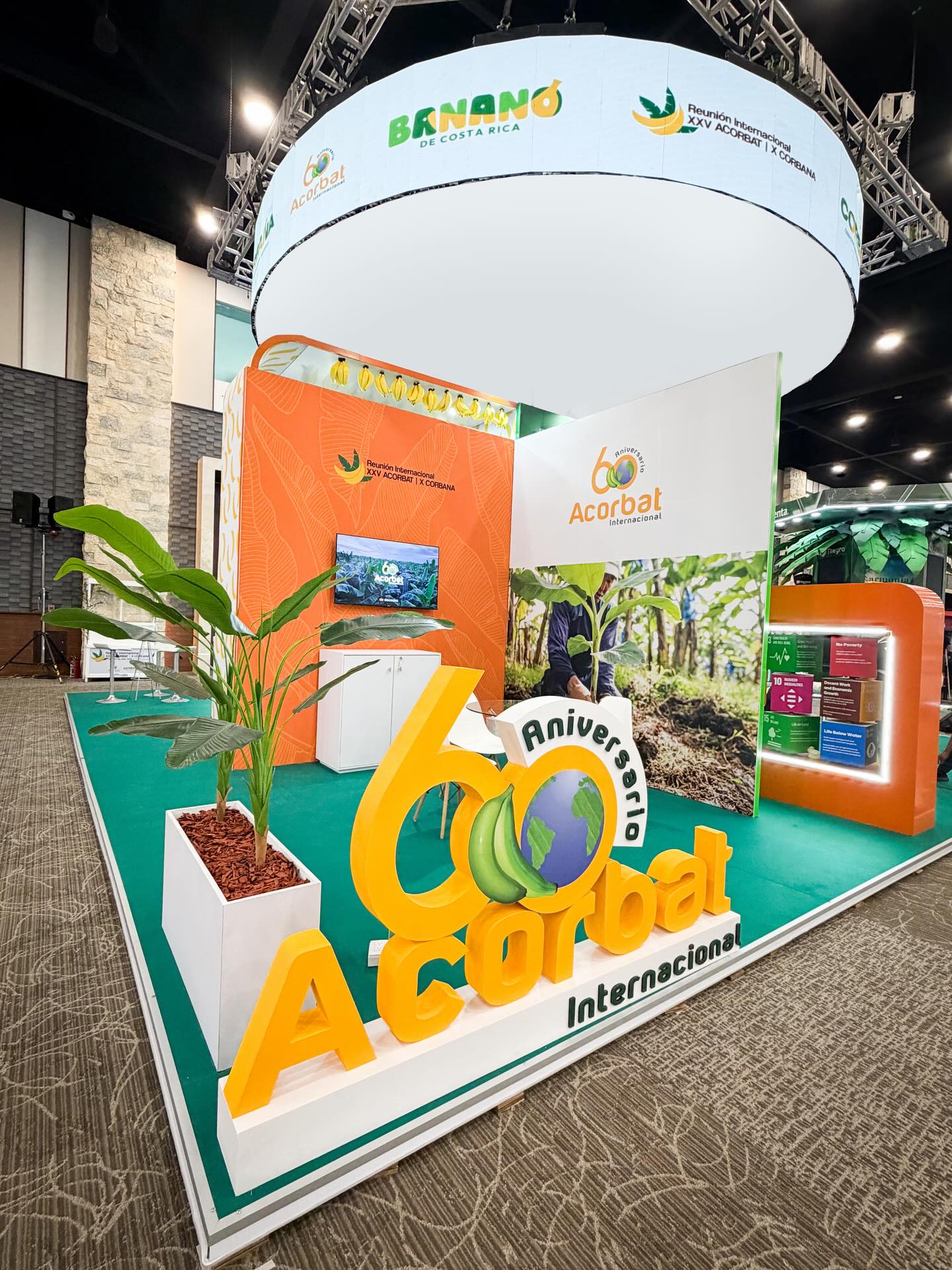 Not just a booth… an experience 🍌✨ For ACORBAT at the Mérida Convention Center, we transformed the space into something impossible to ignore.
A vibrant concept filled with color, organic shapes, and details that invite you in, make you stay, and connect.
We designed custom-made seating that becomes part of the concept, created an immersive environment with bold graphics, and elevated the entire space with a suspended screen feature visible from every angle.
Every detail was carefully crafted so the brand is not only seen… but felt.
This is how great experiences begin.
#SISTEXPO #TradeShowDesign #ExperientialMarketing #WeMakeItHappen #tradeshow