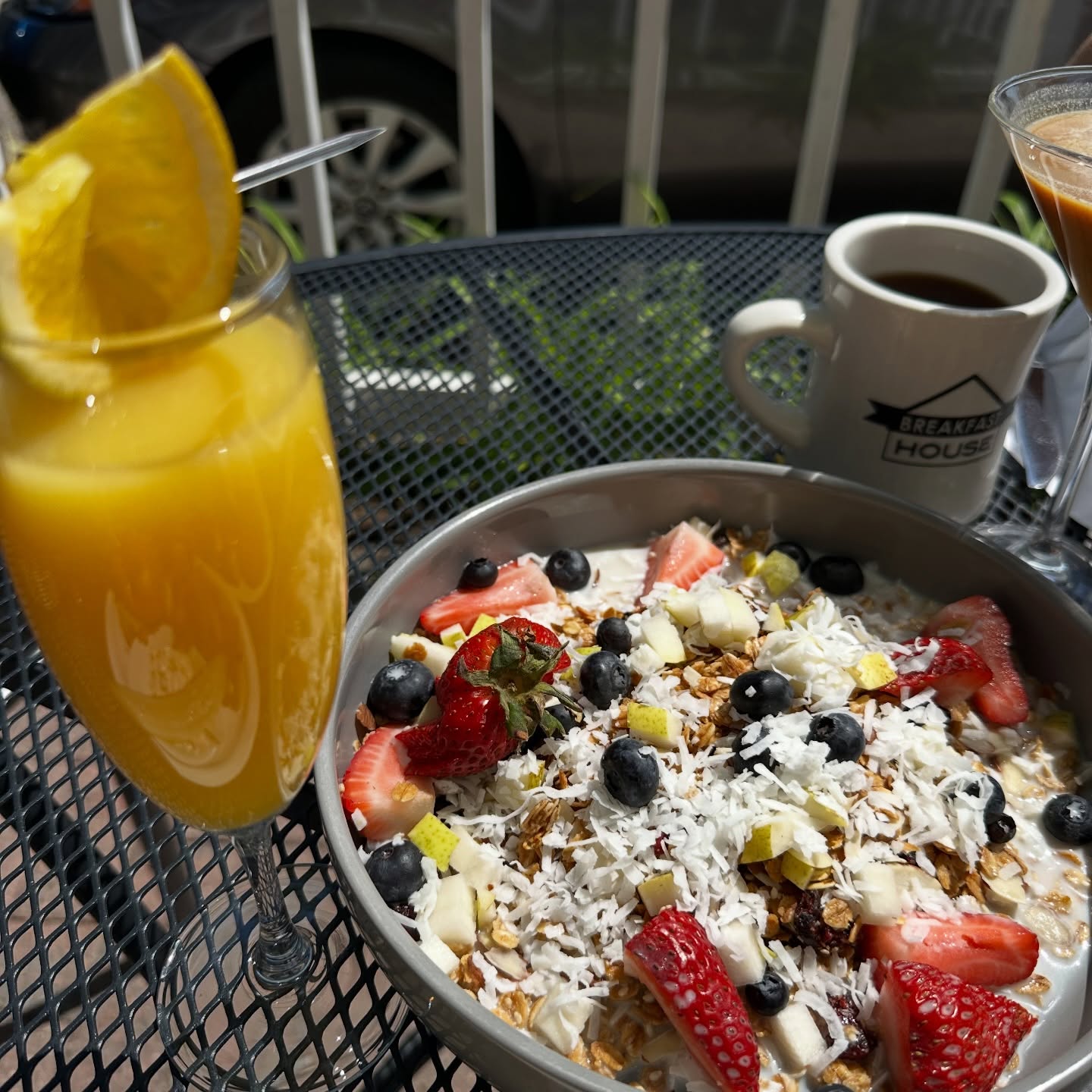 Who said Friday needs permission to be fun… not over here 😌
#chicagobrunch #chicagofood #chicago