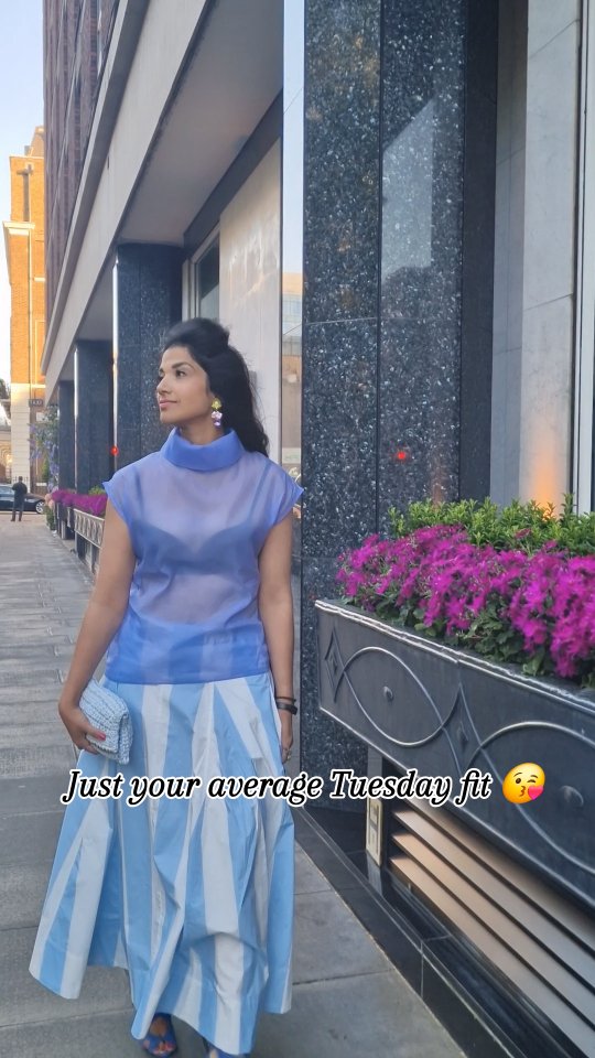 Cornflower state of mind 🥰
#style_with_tia #styleover40 #styleinspo #cornflowerblue #ootd