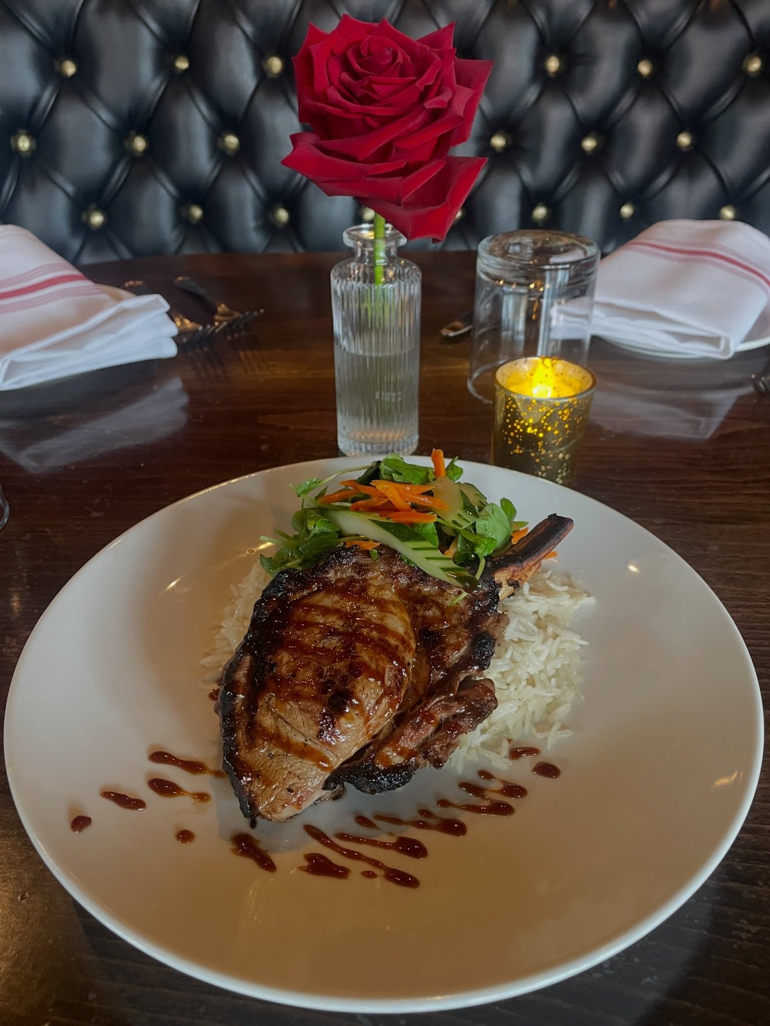 This is your invitation to join us at The Steakhouse this evening… 🌹 See you soon!
#eldoradohills
@edhtowncenter