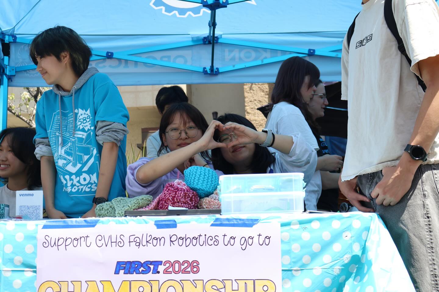 We’re incredibly excited and grateful to share that we’ve met our $14,000 fundraising goal, making the trip to Houston free for all 40 589-ers who are traveling with us!
Thank you to everyone who supported us in getting this far!