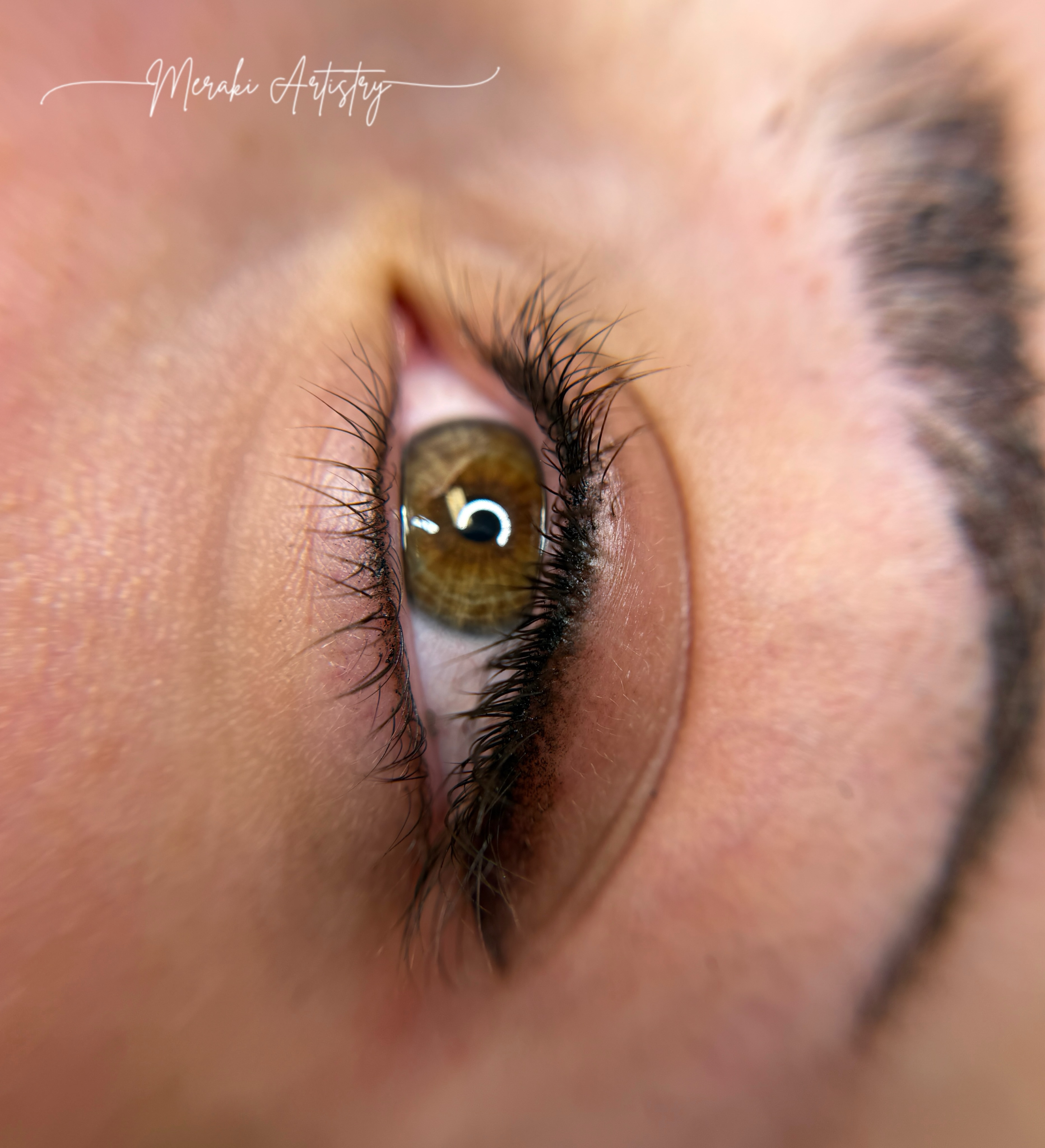 When a classy gal meets Smokey eyes 😮💨
For that everyday stunning look. But still heals soft enough to dress up more if needed.
#smokeyeyes #smokeyeyesmakeup #eyelinerpmu