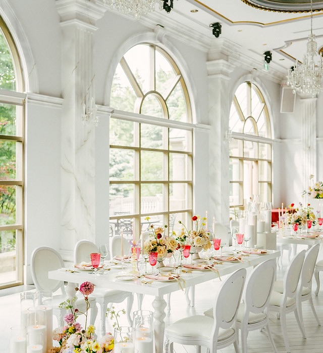 What’s not to love when layers of bright colours exude elegance! The palette adds character and happiness to your table setting. Every detail is crafted with love, to give your guests an experience like no other.
LOVE LIST:
DESIGN • FLORAL • STYLING @elleetluievents
@rosettaliweddings
@adrynjiaboni
@luxecandlesanddecor
@royalambassador.eventcentre