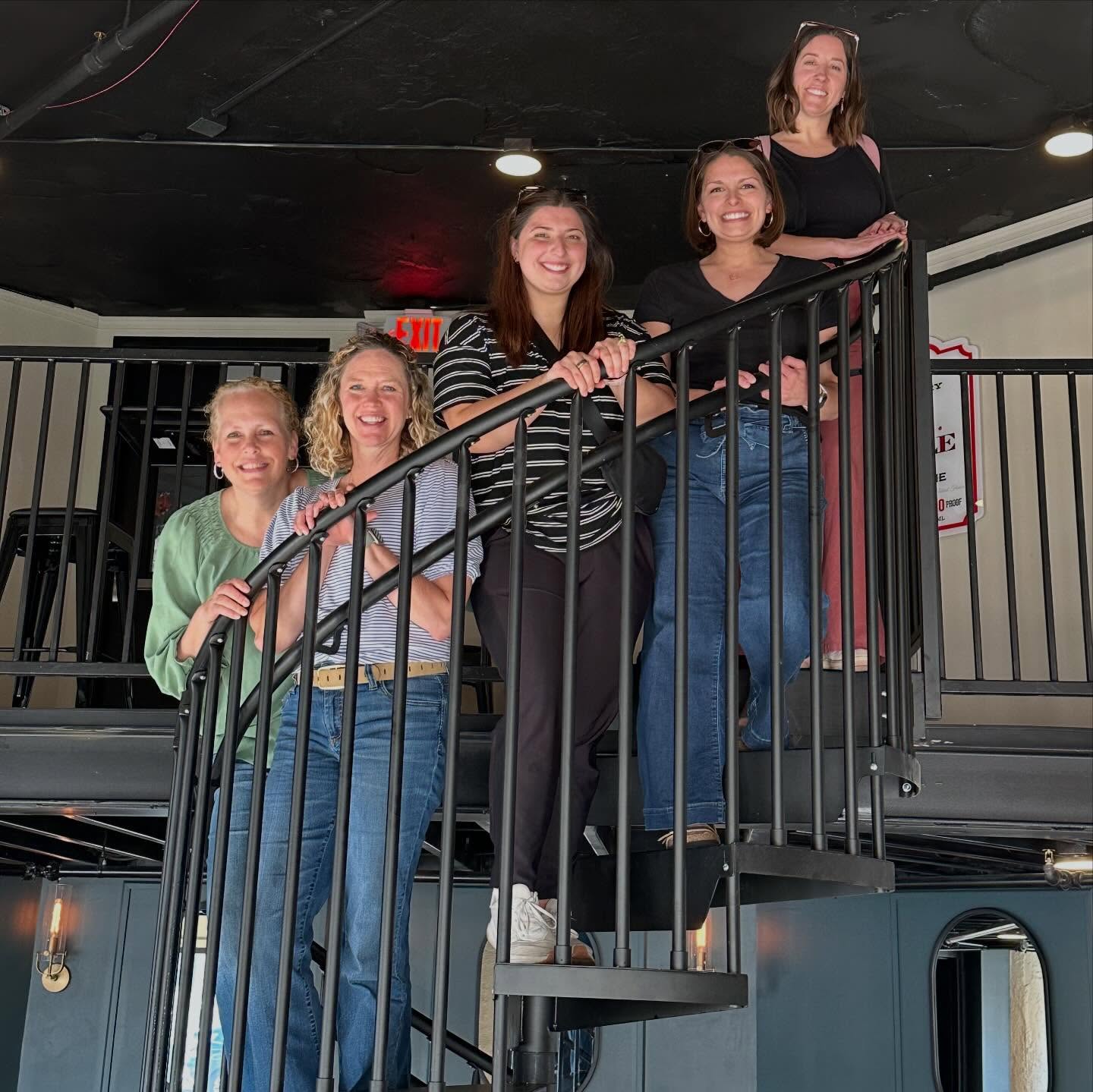 One of the best parts of being a food tour guide is the research and development! Our team recently met up at the new location of @luminarycocktailsandbottleshop to check out the area and prep for it as a new stop on our #HappyAppyFoodTour! 🍹 🥃 🍸
(Don’t worry - our old favorites @voodooerie, @thebrewerie, & @room33speakeasy haven’t gone anywhere! We are really packing in the fun on this tour route this summer!)