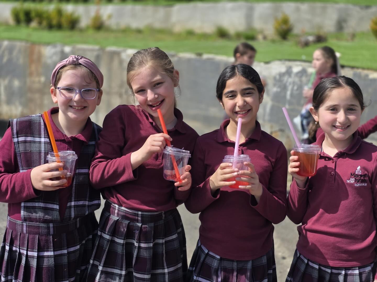 Huge thank you to @rachel.sellem for generously sponsoring our fun Boba Party! 🧋💛
And a special thank you to Morah Yocheved for the creative classroom incentive that helped our girls earn this exciting treat through their hard work and positive behavior.
Our girls enjoyed a well-deserved Boba party for following directions and showing such great teamwork! 🎉👏
#bobaparty #proudteachers #funschoolday #schooltreat