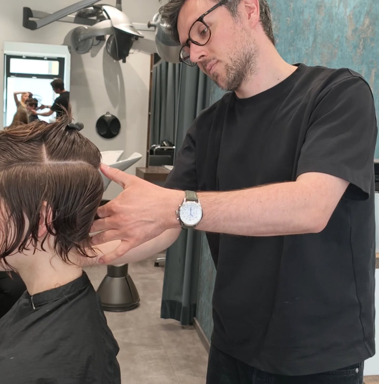 Cut und Color Seminar für @friseursalon_steiner_lauingen.
👉 für das Vorher / Nachher
@wellapro_dach @roberto.perrone_wella