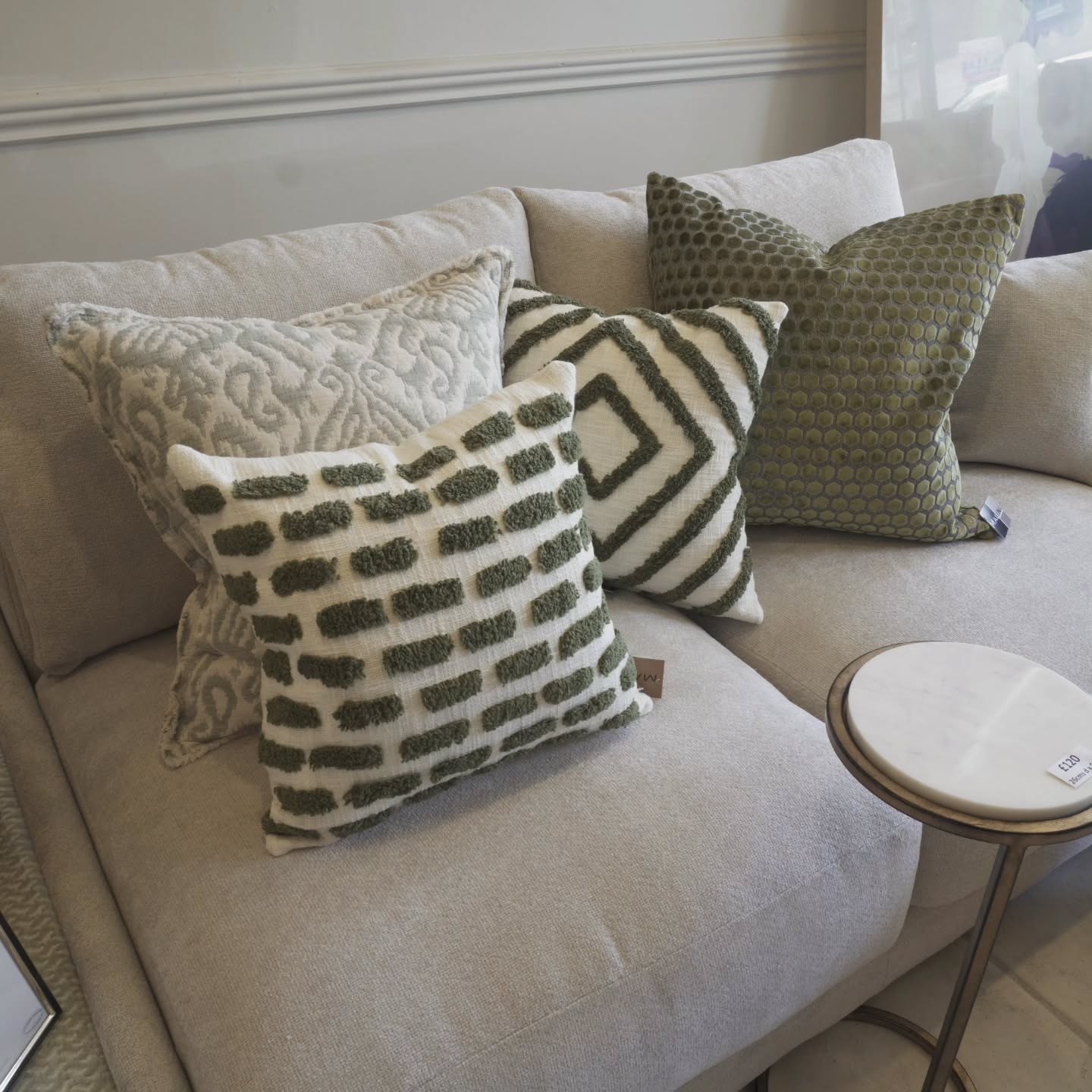 POV: You just found the missing piece to your living room. ☁️
Refreshing your space doesn't require a renovation, sometimes all it takes is a shift in texture.
Swipe through for a dose of:
Modern Neutrals: Clean lines and geometric weaves for that understated luxury. 🤍
Forest Greens: Mossy tones and tactile knits that bring the outdoors in. 🌿
Warm Earth Tones: Terracotta and deep velvets for the ultimate cozy corner. ☕
Tell us your favorite (1-7) in the comments! 👇
#interiordesıgnideas #modernhome #decorinspo #homemakeover #chislehurst