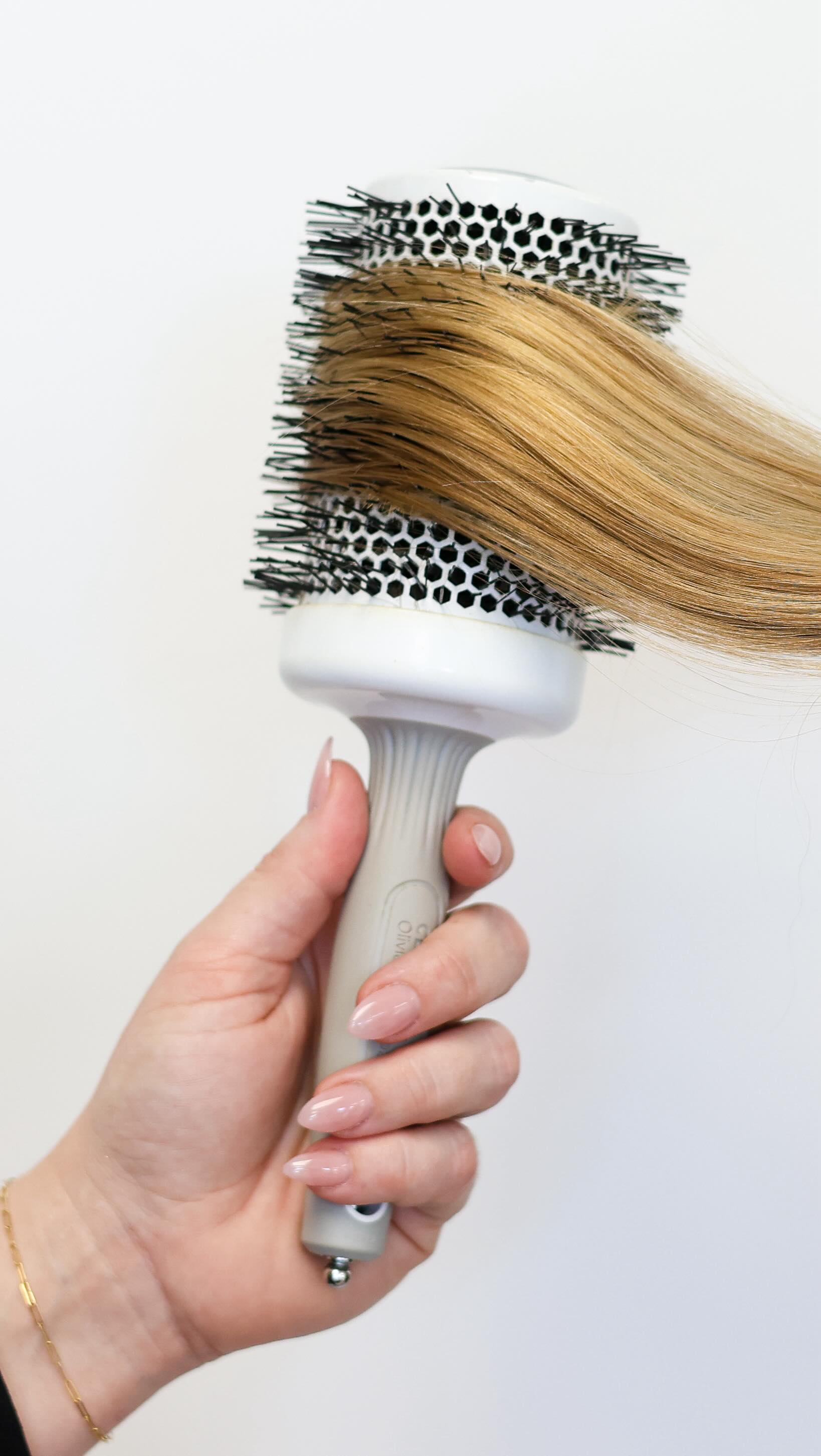 Professional Yap sessions available here 🗣️
#beautyandmakeup #beautyandlivelyco #beautybeyondthesurface #hairsalon #beautysalon