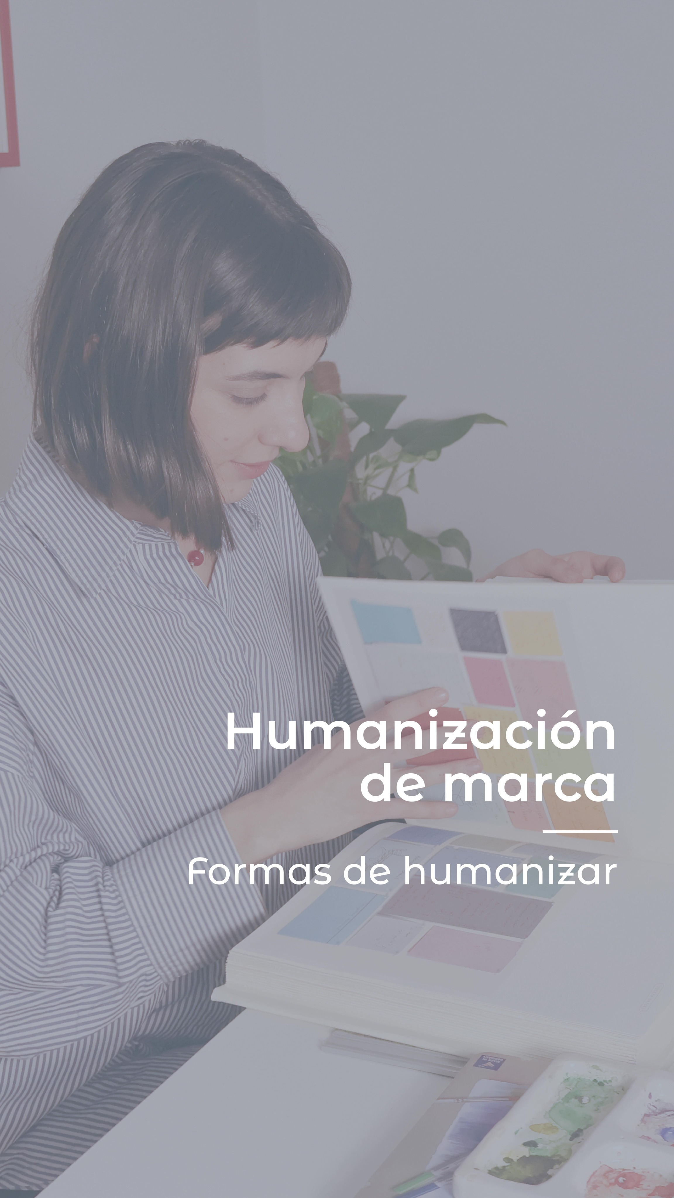Formas de humanizar tu marca 👀
No hace falta hacer presentaciones formales para mostrar quién está detrás de un proyecto.
A veces es tan simple como mosotras cómo trabajás:
grabar partes del proceso, mostrar decisiones, incluir fragmentos de reuniones o momentos reales del día a día.
Ese tipo de contenido ya construye cercanía.
Pero ojo ⚠️ humanizar no es volverse informal.
Podés mostrar más sin perder criterio ni profesionalidad.
🧠 Guardalo
📣 ¿ya viste el video completo? está en mi canal de videos largos (link en bio)
—
#contenidocreativo #humanizaciondemarca #estrategistadigital