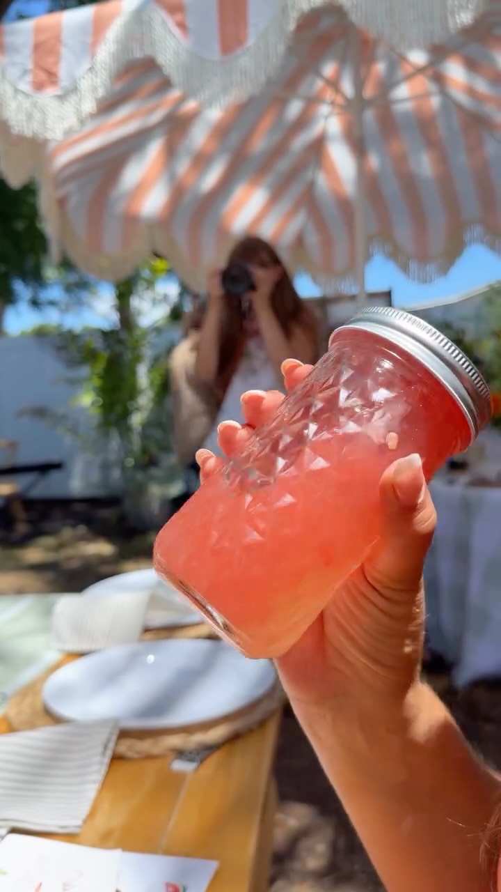 The Wandering Whale led a mocktail class for one of SWELβs recent gatherings where The Cottage Conservatory hosted a Wellness Workshop! What a fun afternoon and amazing collaboration! π₯°
Natures Electrolyte:
π― LOCAL Honey
π Pink Himalayan Salt
π Fresh Squeezed Lemon
π₯₯ Coconut Water
π Blended Watermelon
π« π Blueberry & Mint Garnish
No artificial dyes
No processed or added sugar!
Keeping you hydrated, fighting local allergies and giving you a boost with all natural ingredients! βπ»
Vendors:
Networking Group: @swelevents
Venue: @the.cottage.conservatory
Mocktail Class: @the.wandering.whale
Caterer: @simplygourmetsrq
Rentals: @stellaroseevents
Photographer: @kennaschott
Content Creator: @velzycoastal
Florals: @lilybellafloral
Music: @royaleentertainment_srq
Cupcakes: @the_cookie_beach
Sourdough: @the_breadartist
Cold Pressed Juice: @bloomjuicerytonic