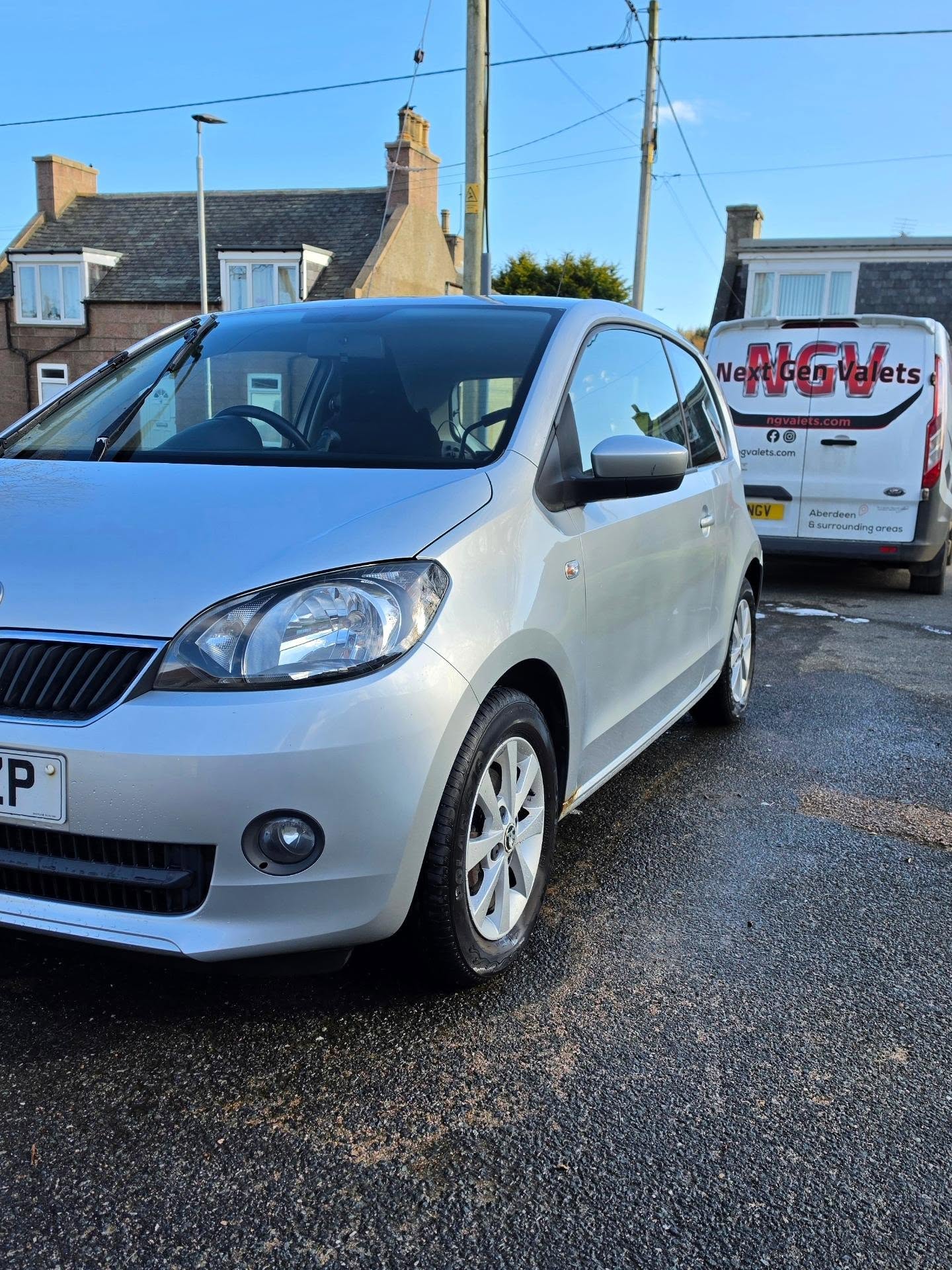 Returning Citigo for it's yearly express valet
Interior - hoovered, plastics wiped down and glass cleaned. Finished with a blast of our favourite air freshener
Exterior - wheels, tyres and arches cleaned, whole vehicle prewashed and snow foamed followed by a 2 bucket safe wash, and finally protected with our personal favourite sealant
#mobilevaleting #expressvalet #skoda #detailinglife