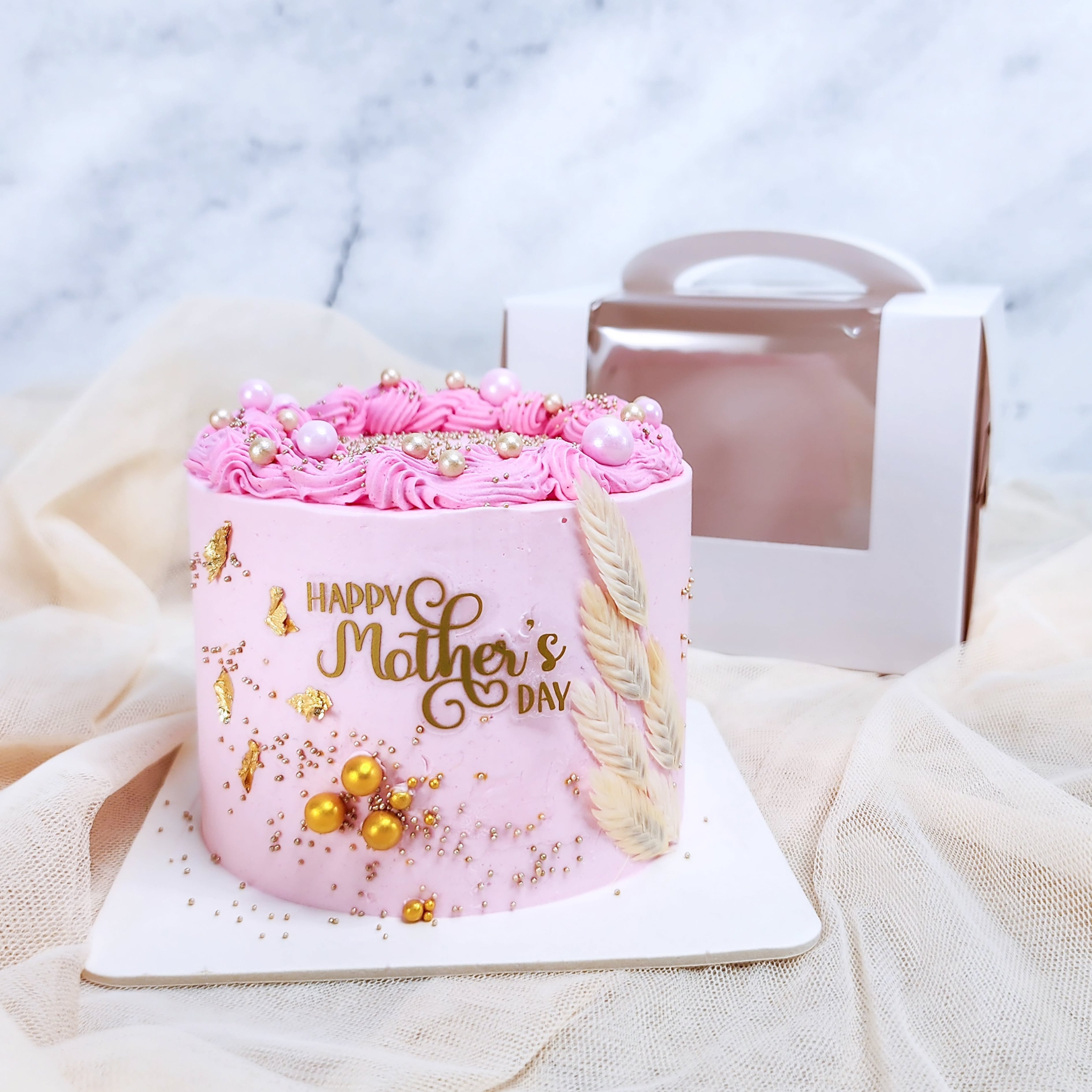 Delicious mini mothers day cakes
The 4" - 2 layer Mini Cake is available in
Vanilla; Chocolate or Red Velvet
Filled and covered with creamy buttercream and beautiful decorations.
Can place your orders via whatsapp - 083 7877 083 Or email : info@marlenebakes.co.za
#MothersDayCakes #mothersdaygifts #CakeTrends #MiniCakes #Marlenebakes