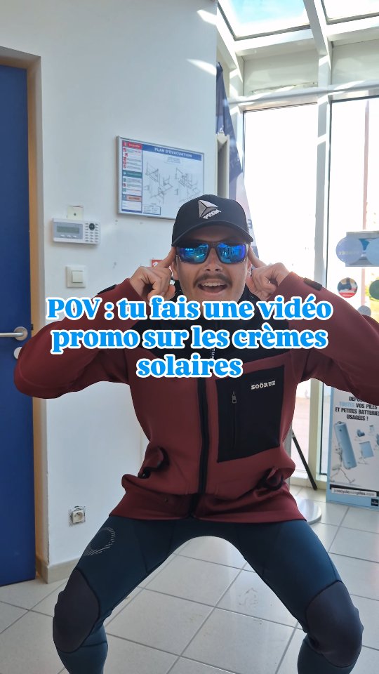 POV : quand tu fais la promo de tes crèmes solaires 🫣
T'as vu on devient des pros de la comm° 😜😂
Blague à part, les sticks solaires sont vraiment top pour nos activités nautiques avec de jolies couleurs 🌈
@eqlove est une marque française de cosmétiques certifiés bio
Passe faire un tour au surfshop et découvre nos produits ! 🧴☀️
#eqlove #BaseNautiqueSJDM #crèmesolaire #surfshop #sun