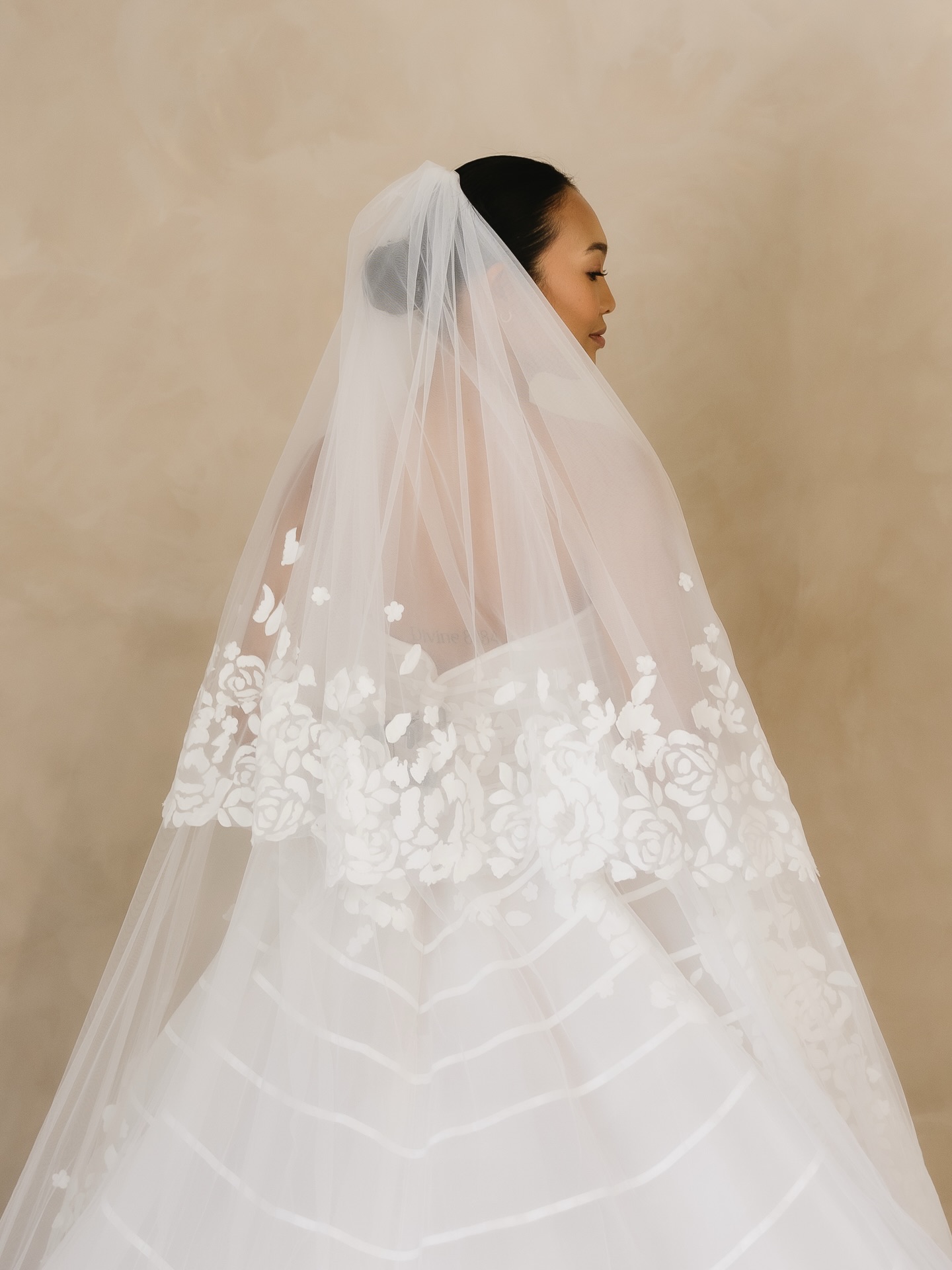 Hayley Paige, in store. ✨
May 4-10
Champagne. Exclusive gowns.
Limited appointments.