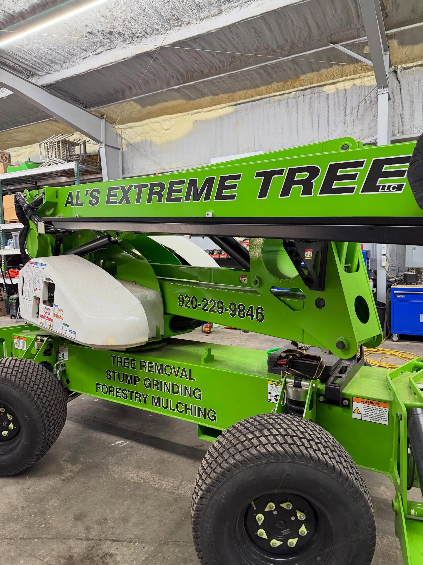 New decals for AlâS Extreme Tree equipment
.
.
.
#customdecals #bluedesignco #riponwi #vinyllettering