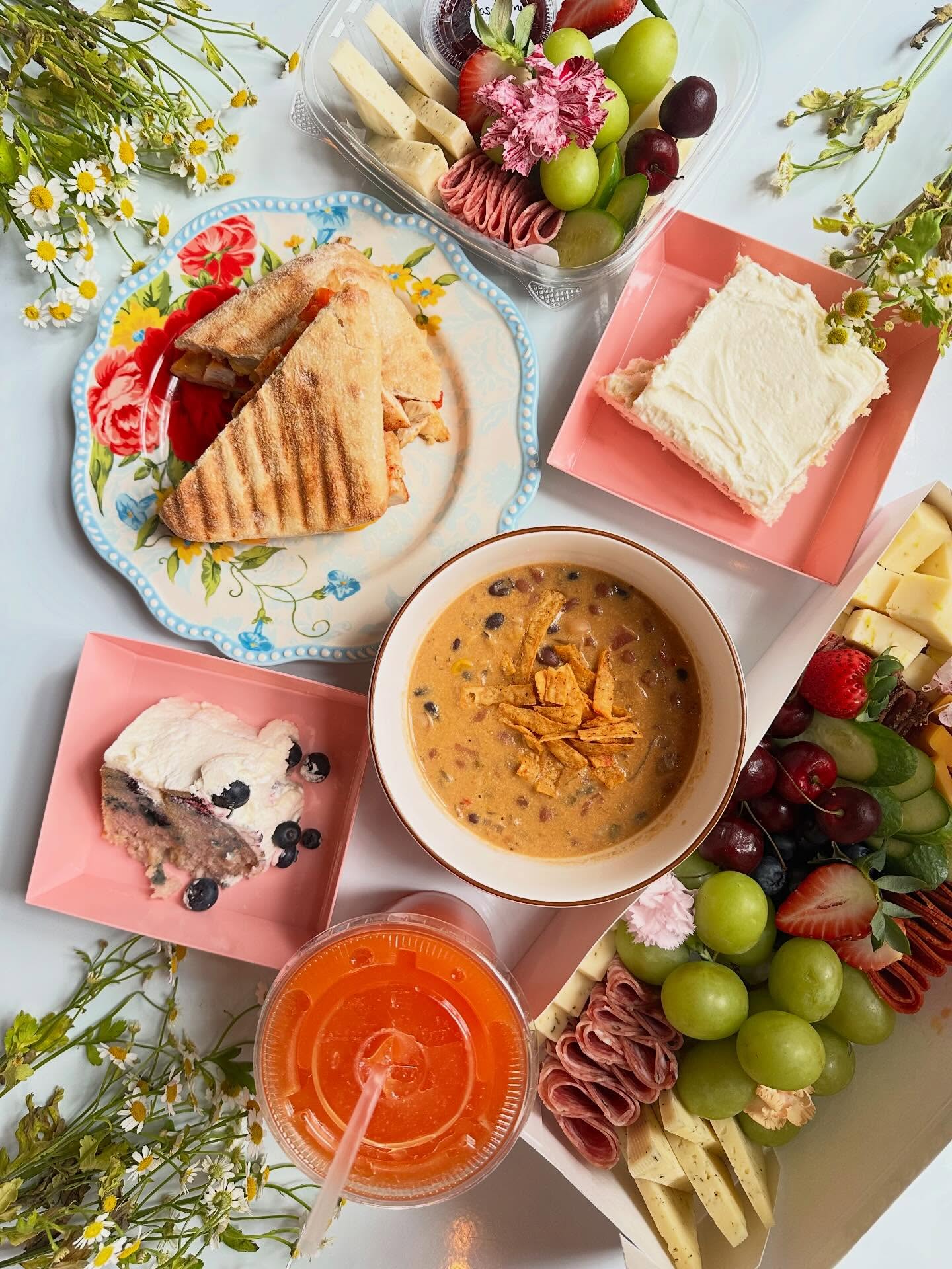 Want Free Lunch from The Hangry Lady?🤩
We’ve partnered with @discoverhealthchiro to provide lunch while you learn 🧠
Swipe 👉 to see details, then enter to win by copying the link below 👇
*also linked in our story*
https://docs.google.com/forms/d/e/1FAIpQLSfPAhHDhsaqtaO-cdtHqhR6rqOzHKAu6CgVxiyUEKrYqBxzmA/viewform?usp=header