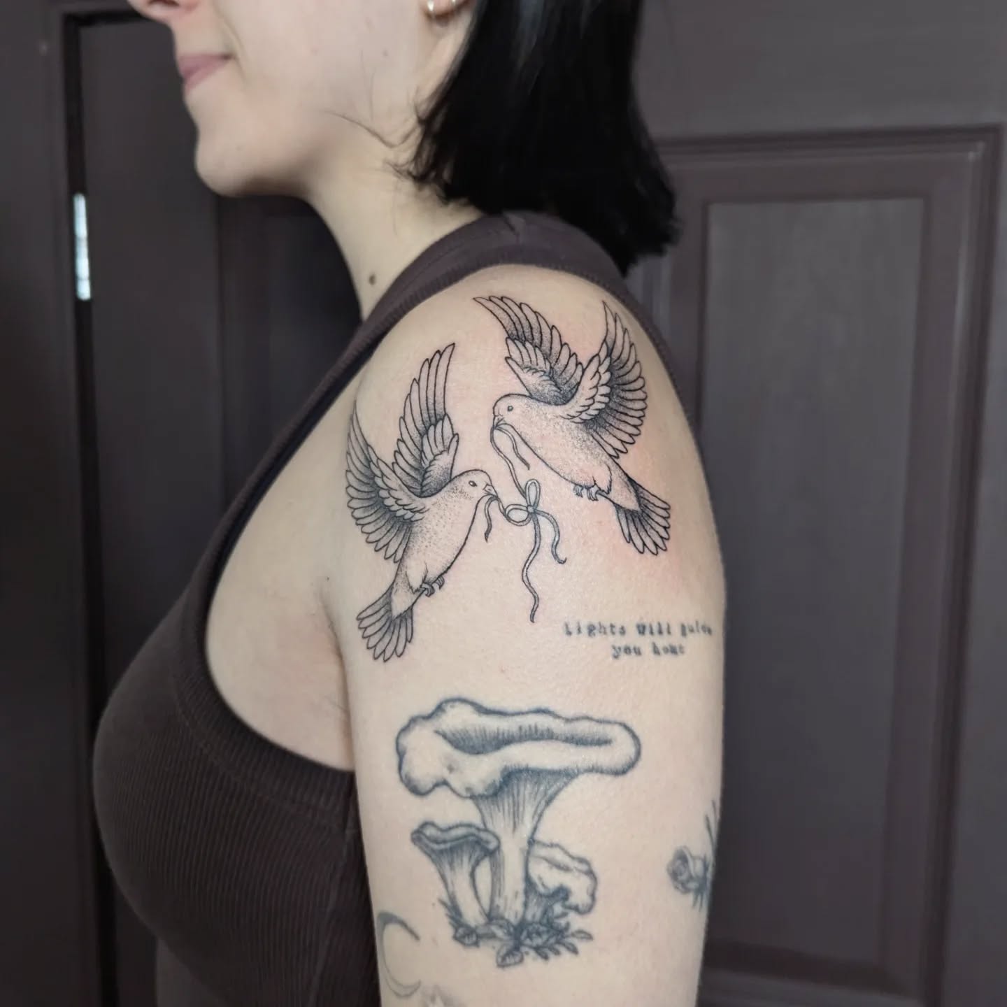 Sweet doves for Tiana with a ribbon, inspired by her dearly departed Grandma's tattoo (what a cool lady)
Thank you so much for asking me to create this sentimental piece 💕✨
I am booking from 12th May! To make an enquiry either fill in the enquiry form in my bio and I'll get back to you soon, or email me directly at booking@ericattattoo.com ✨
Also booking for my guest spot in Newcastle at @evergreentattoos Friday 29th May 🌿🌱 would love to make some critters and nature pieces!
#tattoonewcastle #edinburghtattoo #newcastletattoo #birdtattoo #illustrativetattoo