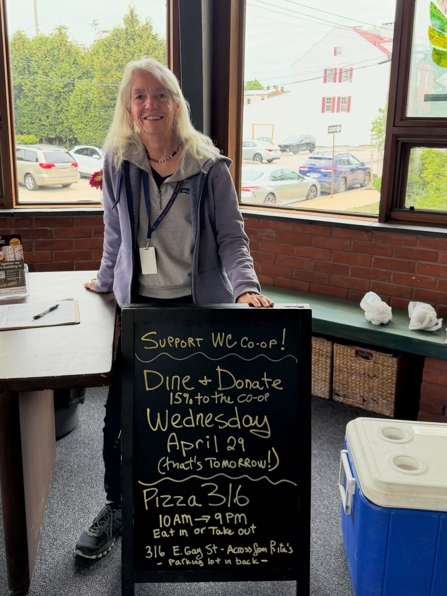 Huge thank you to one of our amazing volunteers, Sue P. 💚
Sue is our CSA Manager, working closely with Crawford Organics to coordinate our weekly deliveries—and she’s always looking out for the Co-op.
Tonight, she went the extra mile and brought a chalkboard to remind everyone picking up their CSA share about tomorrow’s Dine & Donate at Pizza 316 🍕 Aka, Pizza to Remember…
one bite, everyone knows the rules?… NOOO—this is a bite you don’t forget 🍕
So don’t forget—tomorrow is pizza pizza day at Pizza 316! Come out, grab a slice, a pie, or a sandwich and support the Co-op.
Sue, thank you for everything you do to keep this community strong. We appreciate you! 🙌
@pizzatoremember
#WestChesterCoop #CommunityOwned #EatLocal #CSA
