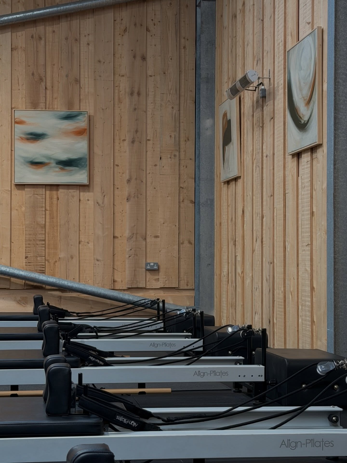 Your favourite place ✨
A space to explore, switch off from your day, learn about yourself and feel part of…
Welcome to The Pilates Barn ☁️