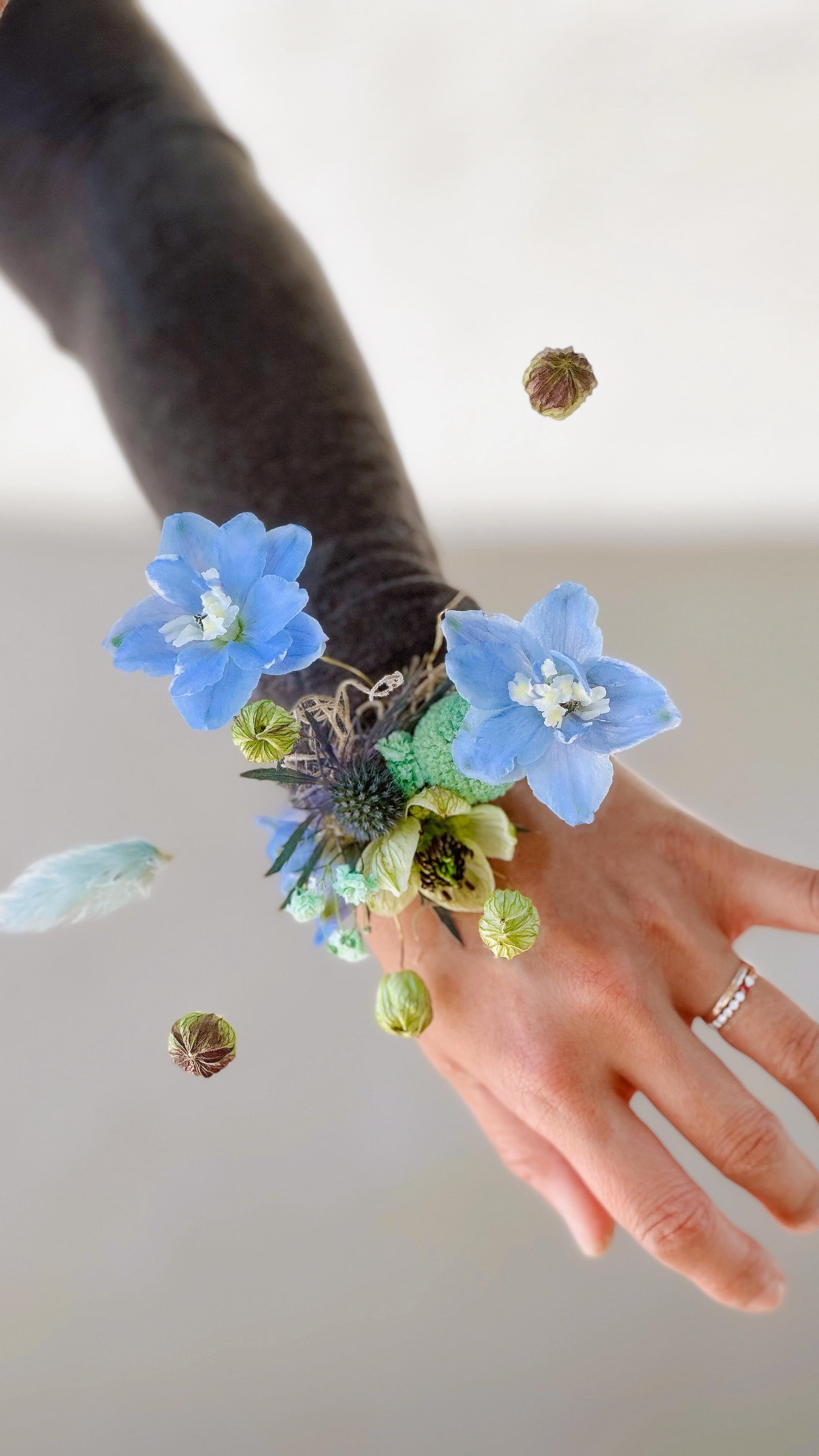 Corsages i made last week :) I have lots of fun playing with them. I love that you can shape them however way you want them. Thank you @passionflowersue sharing this wonderful method