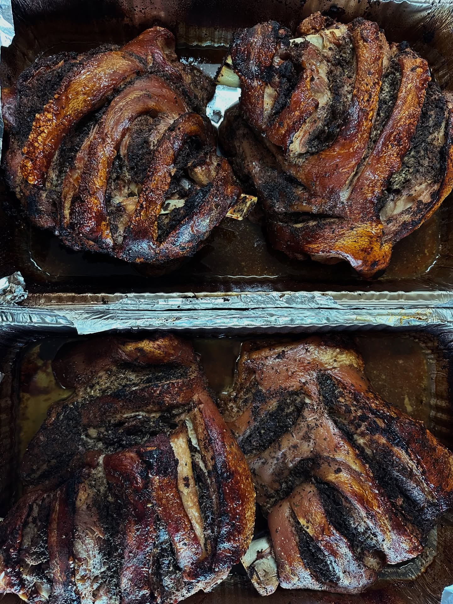 Love your guests, bless them with Pernil. 🔥
#mangudelight #mangudelightcatering #dmvcatering #dominicanfood #pernil