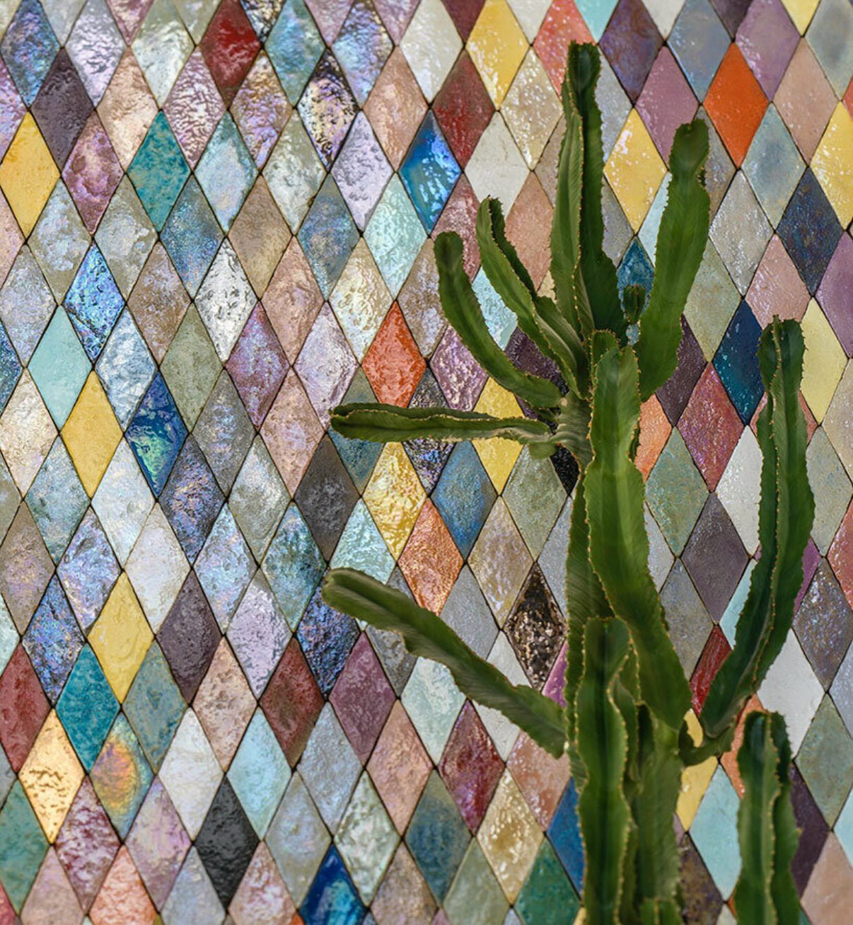 Rooted in Italian tradition, @cotto_etrusco transforms natural clay into timeless terracotta surfaces defined by warmth, texture and authenticity. Through the use of mixed oxides, crystalline finishes and glazes, an infinite range of unique shades, colour and patterns emerge - each piece subtly distinct. Their materials celebrate the beauty of imperfection, aging gracefully through rich tones and tactile finishes. Bridging heritage craftsmanship with a contemporary architectural language where earth becomes a lasting design statement.
#terracotta #naturalmaterials #materialities #materiality #interiordesign #architecture #tile #pattern