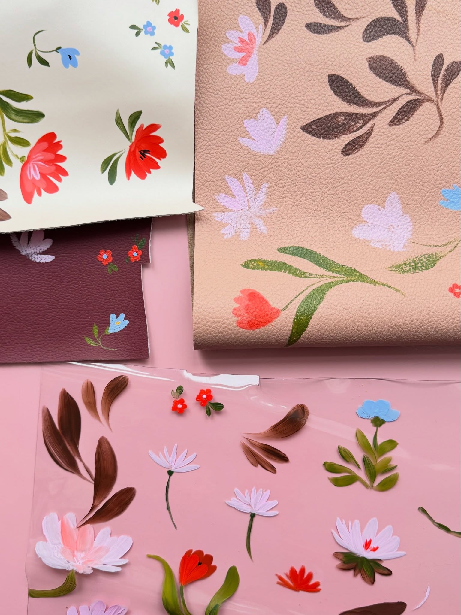 something’s coming really really soon @_saborka_ 👀🥰
#handpainted #illustration #flowerart