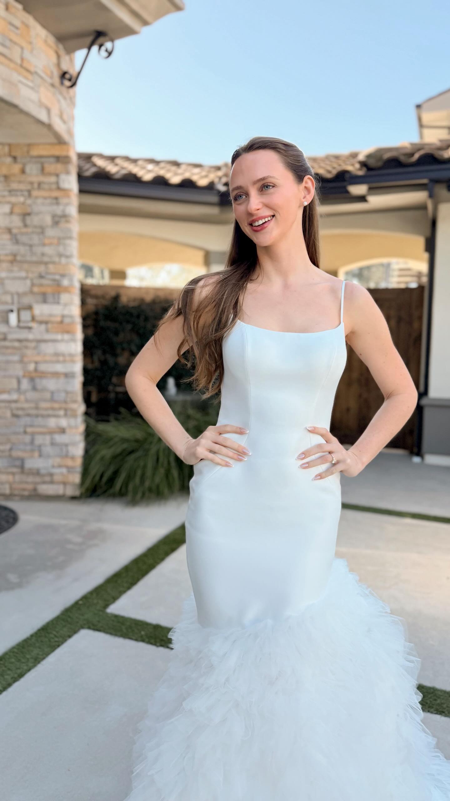 For the bride who said “no embellishment” but still wants texture 🤍
Light as air and moves like a dream, Arlow just hits different on the dance floor!
Arlow | E2660