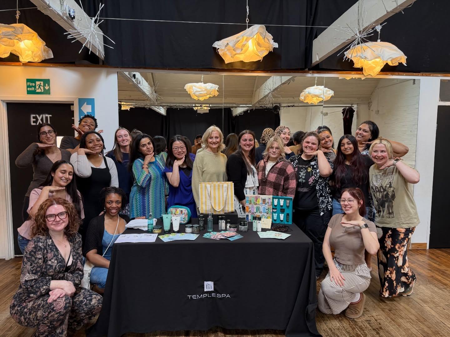 What happens when Women Who Can & @templespa_jo come together?🤭 A Sunday afternoon full of pampering, learning and community💕
In today’s busy world, it can be really hard to find the time, money or resources to take time out for ourselves. That’s why this afternoon was so lovey☺️ We improved our physical and mental wellbeing by doing our own facials and learning all about skin care.
Thank you so much Jo for donating your time today to help us feel relaxed and ready to take on the week ahead😍💆♀️
#charity #facial #selfcaresunday