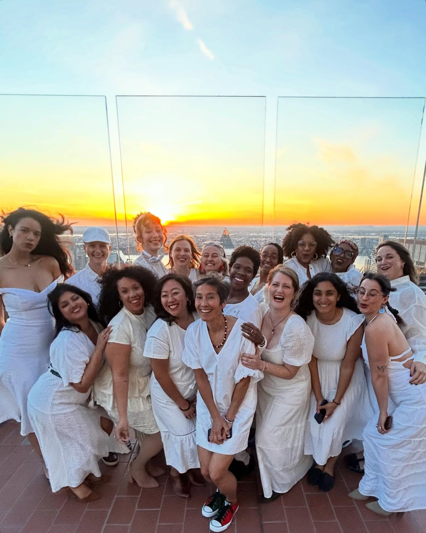 🌅Coming to you from the top of Rock Center - where we were honored to sing at @guild_hall’s 40th annual Academy of the Arts Achievement Awards Dinner in the gorgeous Rainbow Room 🌈 to tell you about two worker-centered #MayDay celebrations coming up this week (and to tell @govkathyhochul to #TaxTheRich - see last slide):
📆 Friday, May 1, from 12:30-2pm
📍East 4th between Bowery and 2nd
🎶 Observe International Workers’ Day with a free popup concert in the streets as part of @dorisdukefdn’s Creative Labor Creative Conditions arts walk in conjunction with @nytw79
🎟️ FREE, rsvp + details at the link in bio
📆 Sat., May 2 at 2pm
📍 New York Society for Ethical Culture, 2 W. 64th St.
🎶 NYC Labor Chorus’s 35th anniversary concert @nyclc1
🎟️ $25 at door or via nyclaborchorus.org
🔗All details and info at the Tour Dates link in our bio
🎶“Rich Man’s House” 📹 by @sjsottile