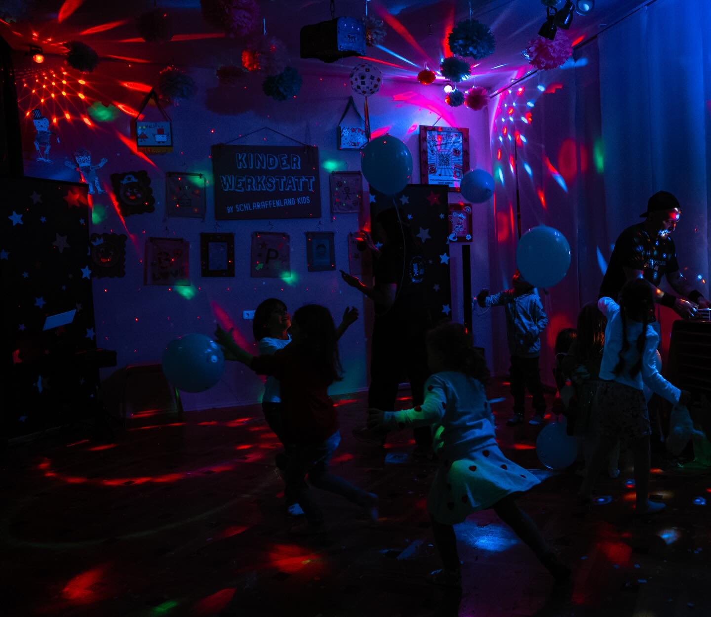 KINDERDISCO Tanz in den Mai 🎉#kinderwerkstattwien #kinderpartyraumwien #kindergeburtstagwien #kinderpartywien