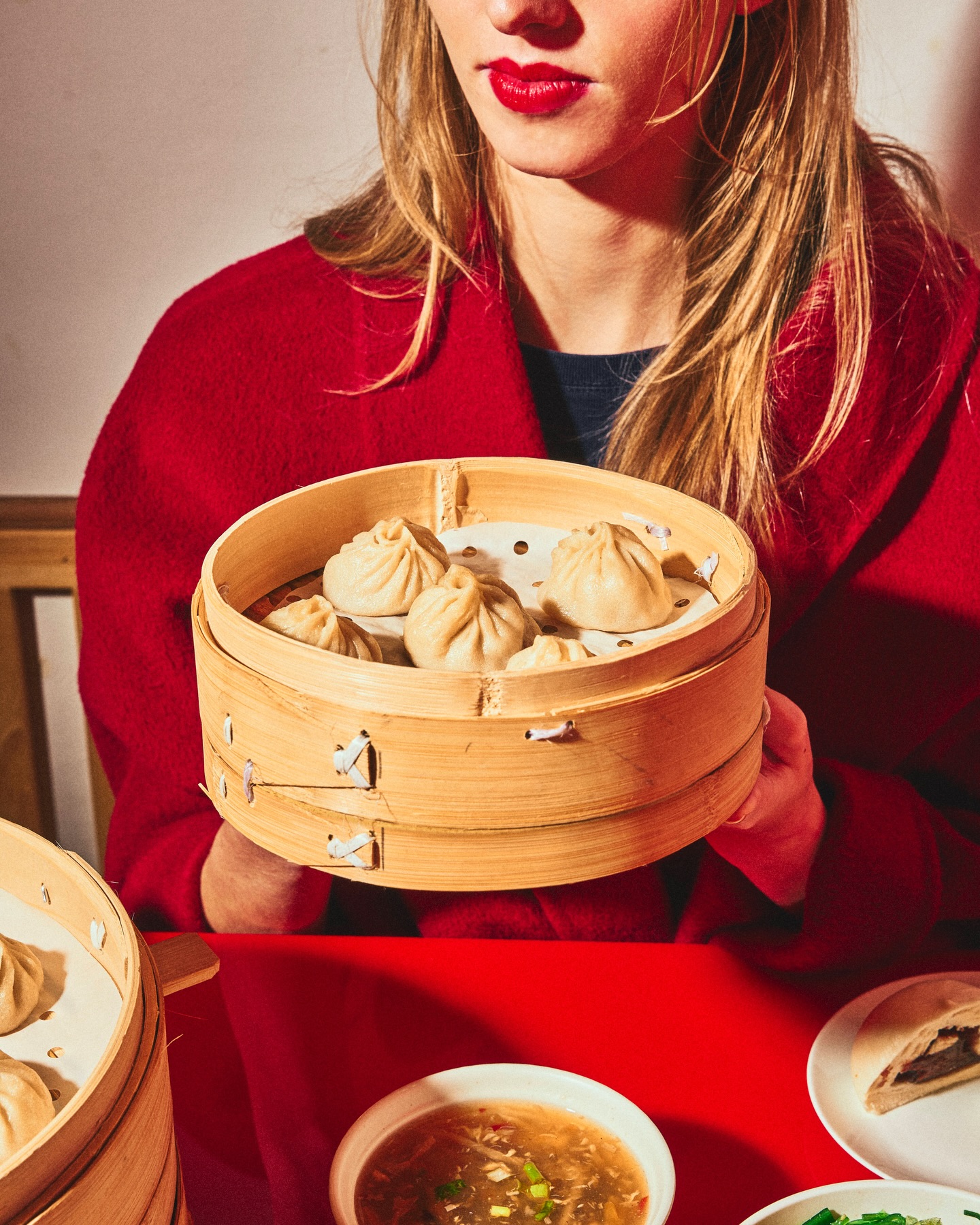 Je tiens la seule chose qui compte en ce moment : des dumplings 🥟❤️
Ceci est votre signe de vous offrir une journée dumplings chez Sammi & Soupe Dumpling!
Holding the only thing that matters right now: soup dumplings 🥟❤️
This is your sign to make it a dumpling day at Sammi & Soupe Dumpling!
#dumpling #summerfood #mtlsummer #mtleats #ottawafoodies