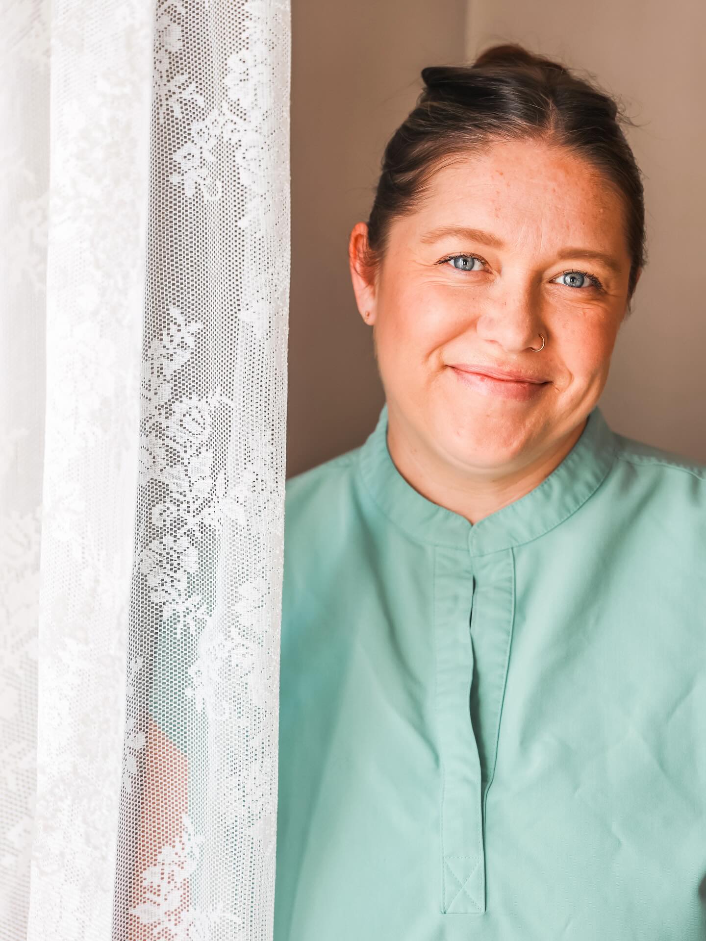 Hi, I’m Abbey 💛
There are so many new faces here, and I would love to introduce myself! I’m a passionate advocate for moms and babies, and I truly believe that feeding your baby should feel supported, not stressful.
Whether you’re preparing to breastfeed, navigating the early newborn days, or facing unexpected challenges, I’m here to walk alongside you with encouragement, education, and compassionate care. Every journey is unique, and my goal is to help you feel confident and empowered.
📚 Fun Facts about Me 📚
- I’m obsessed with reading! Any free time I have, my nose will be in a book.
- Coffee obsessed ☕️
- I’m a Mama to a beyond incredible 10 year old sassy “preteen” 💁🏼♀️
- I love adventuring! Exploring new towns. Taking lots of mini trips; going up North often. My favorite town in Arizona is Pine 🌲
- Hiking has become a time consuming passion the last 6 months. I try to get in 30-60 miles per month. I frequent North Mountain and Piestewa park often. I recently saw a rattlesnake on the trail and did NOT enjoy that 😳
- Plant addict 🌱 I have well over 50 indoor plants. And a garden 🪴 I love planting my plants in vintage finds to make them cute and unique.
- Photography is a very rewarding hobby turned into a business that I’ve started to pursue more in the last year. Absolutely love taking breastfeeding photos! And all things family. Such a great gift to capture special moments and deliver those moments in physical form 🥰
- I’m one of those weird lover of all animals. As in, we don’t kill bugs or spiders. But a cockroach or a scorpion, BYE.
I LOVE connecting with women through motherhood and truly have my dream job!!
If you are looking for support, I would love to connect with you 😘
#PhoenixMoms #NewMomLife #ArizonaMoms #MotherhoodSupport #ScottsdaleMoms