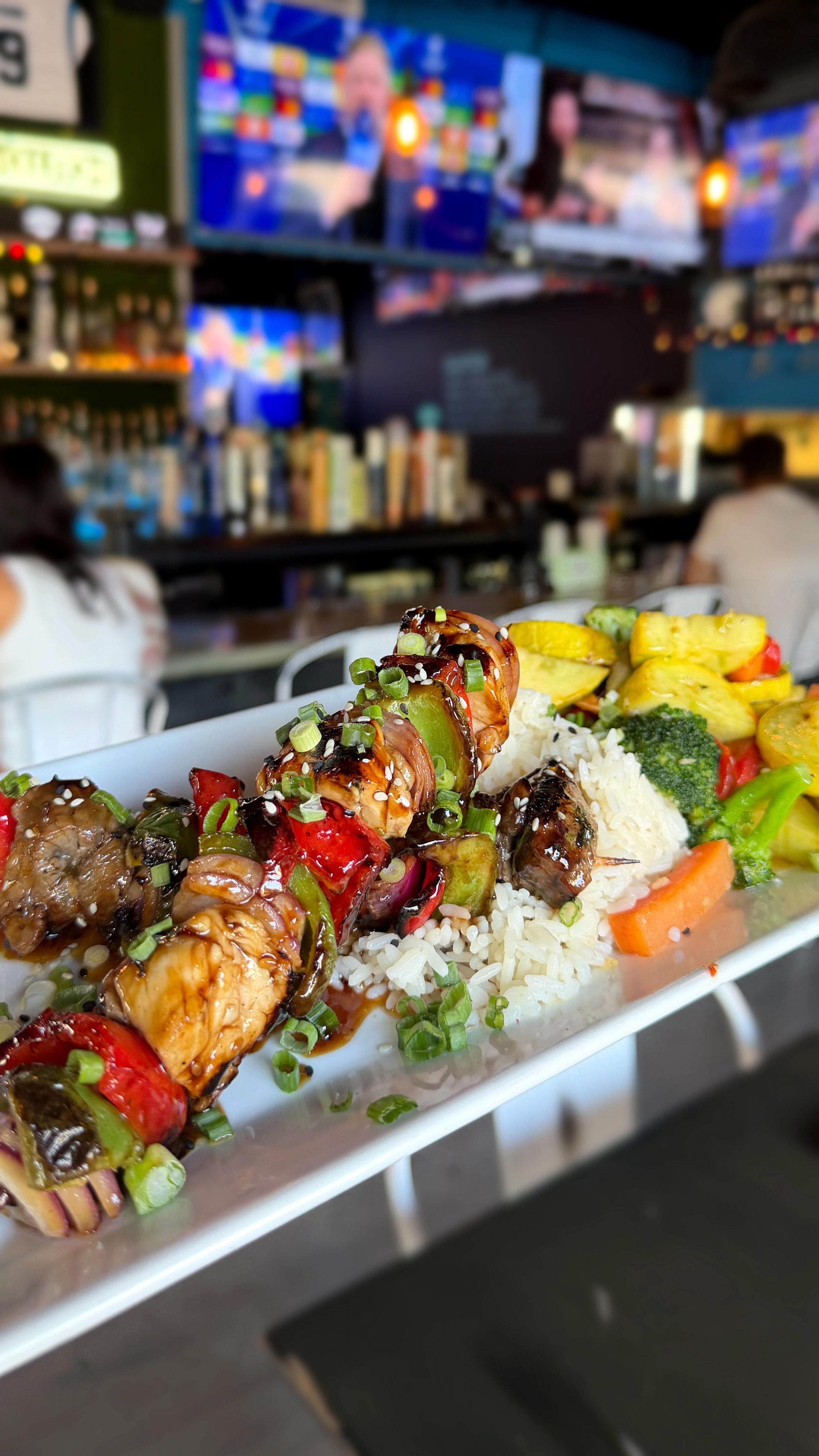 Come watch all the events on the big screens this weekend, & come HUNGRY 🔥🍢
𝗦𝗔𝗧𝗨𝗥𝗗𝗔𝗬
🏇 Kentucky Derby & brunch
👒 Best Derby hat wins $50!
⚾️ Knights at home, 7:04pm
🏀 Celtics vs 76ers, 7:30pm
⚽️ Charlotte FC vs New England, 7:30pm
🌪️ Hurricanes vs Flyers, 8pm
𝗦𝗨𝗡𝗗𝗔𝗬
🏇 Kentucky Derby & brunch
⚾️ Knights at home, 1:05pm
🏀 NBA Playoffs