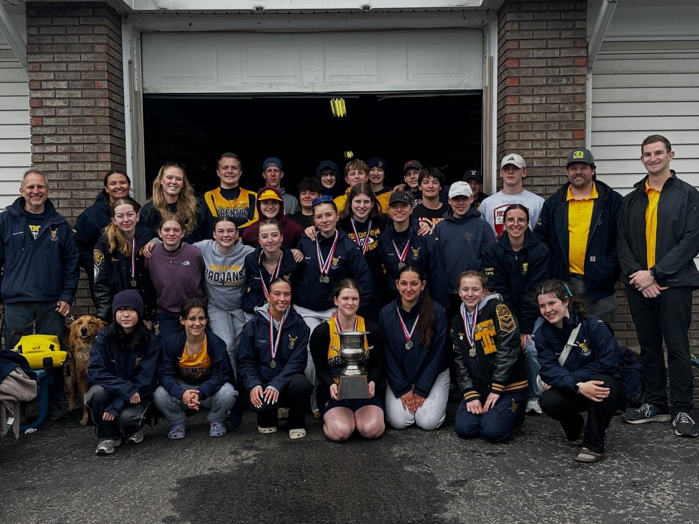 Hebda Cup 2026 🏆 The Trojan Crew took 1st place for the Women’s Point Trophy. The team took 2nd place towards the Combined Points Trophy. - Our meters are starting to pay off with plenty of our season to go, please watch as we continue to get faster. 🚣♂️