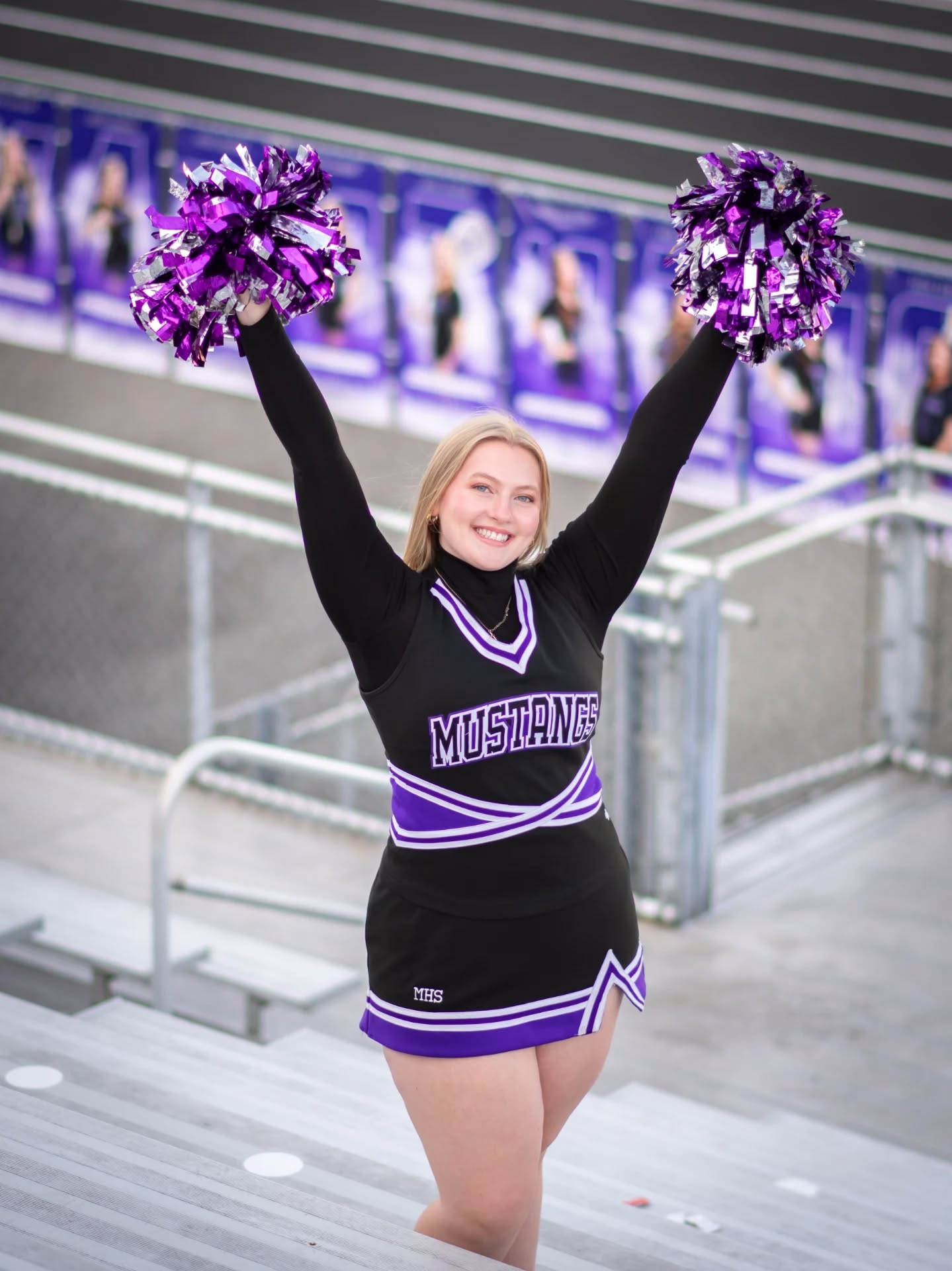 Aubrey's cheer session has me cheering for her 📣 Swipe for the quintessential cap toss.
I love getting to visit the high school where I used to teach. Go Mustangs! 🐎💜🧡🖤
#seniorsunday #cheerleader #rvaphotographer #mechanicsvillehighschool #mechanicsvillephotographer