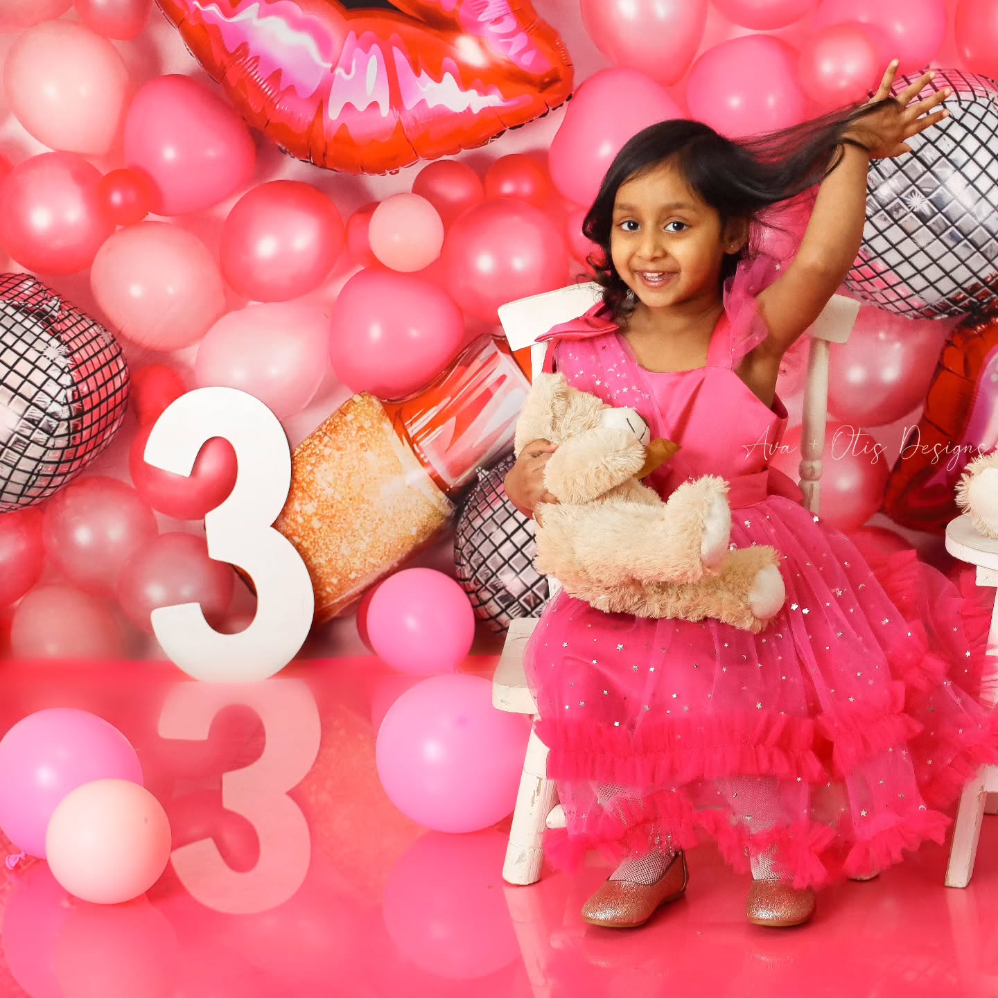 it's her world, and we are just living in it! 😍💄🎀👜
#barbiegirl #barbieworld #barbiebirthday #barbieparty #threeyearsold