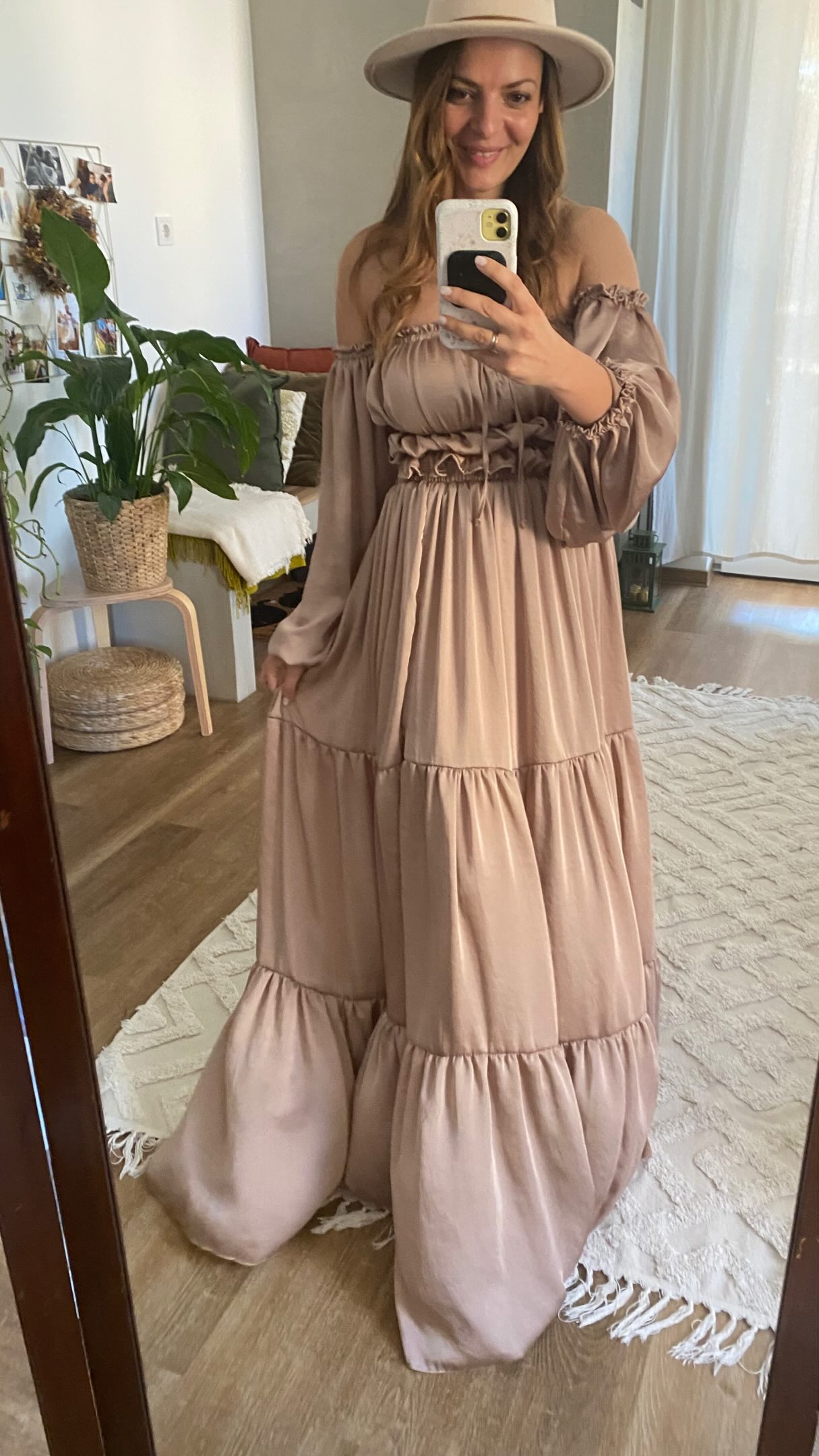 One of our all-time favorites — the Milly 2 Piece Set ✨
It seems like this design is also your favorites. Because of your requests, we created this dreamy version in our silky chiffon fabric — light, elegant, and effortlessly special.
And now, it’s finally here: ready to ship and available on our webshop at an introducing price in 2 color options🤍
#edenartdresses #newdesign #maternityphotography