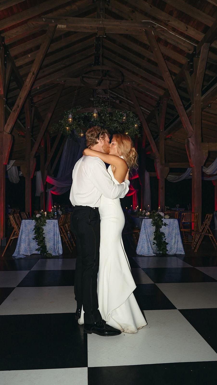 ONE YEAR OF THE HOBBS š¤
We are wishing @hannah_g_hobbs & @hallh_fish the happiest first anniversary! We hope youāre celebrating BIG today, and feel all the love on your special day!
The team:
Venue | @rockhurst_farm_weddings
Planning | @threefoldevents
Photo + Cover Photo | @cru.photo
Video | @chelseykfilms
Decor | @decortoadore @prophousebirmingham
Florals | @merrygardenbhm
Tent + Dance Floor | @owensbros
Bartending | @barnestending
Cake | @cakesbyjanice1
DJ | @platinumentnow @deejayfvse
HMU | @beautybyjorjaoliver