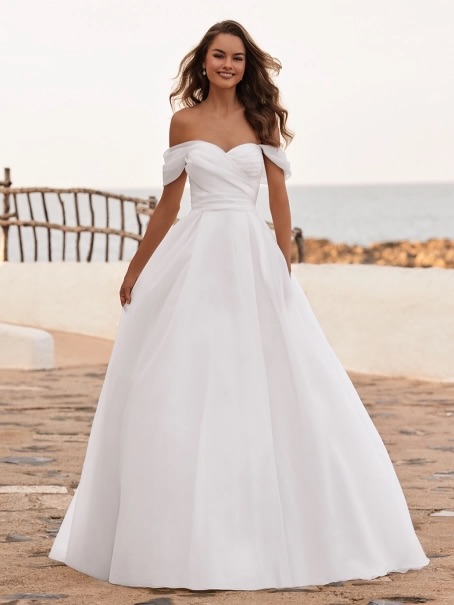 Meet DAISIE by Love by Enzoani🌼
Introducing the DAISIE gown, crafted from delicate organza fabric with a draped bodice that accentuates your silhouette. Its off-the-shoulder straps exude timeless romance, framing your shoulders with elegance. The sweetheart neckline adds a touch of classic allure😍
Available in size 8 and 22
Was £1610
Now £1200
#bridalonabudget #bridaloutletchester #northwestbride #chesterbride #brideupnorth