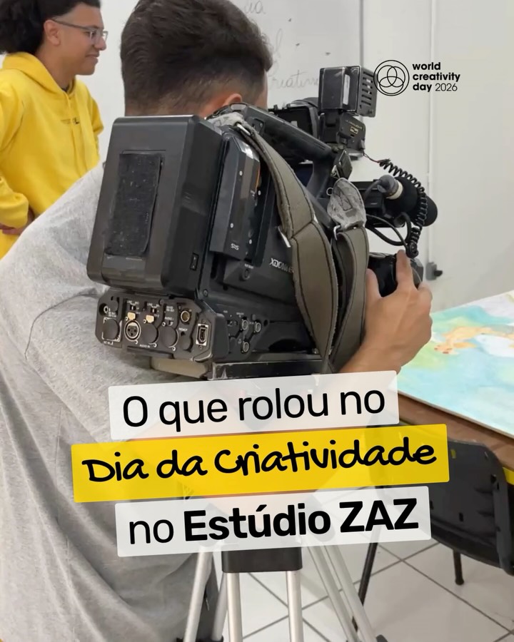 Acreditamos na arte também como encontro e foi isso que vivemos ✨
Durante o Dia Mundial da Criatividade em Pelotas, abrimos um espaço de experimentação com uma oficina gratuita que reuniu mais de 50 pessoas de diferentes idades e níveis de experiência. Foi um momento de primeiro contato com práticas como criação de personagens, cerâmica e aquarela.
Seguimos acreditando na arte como processo, conexão e desenvolvimento ✨
Agradecemos ao @portalarte.se pelos convites e ao @worldcreativityday e @pelotasmaiscriativa pela oportunidade.