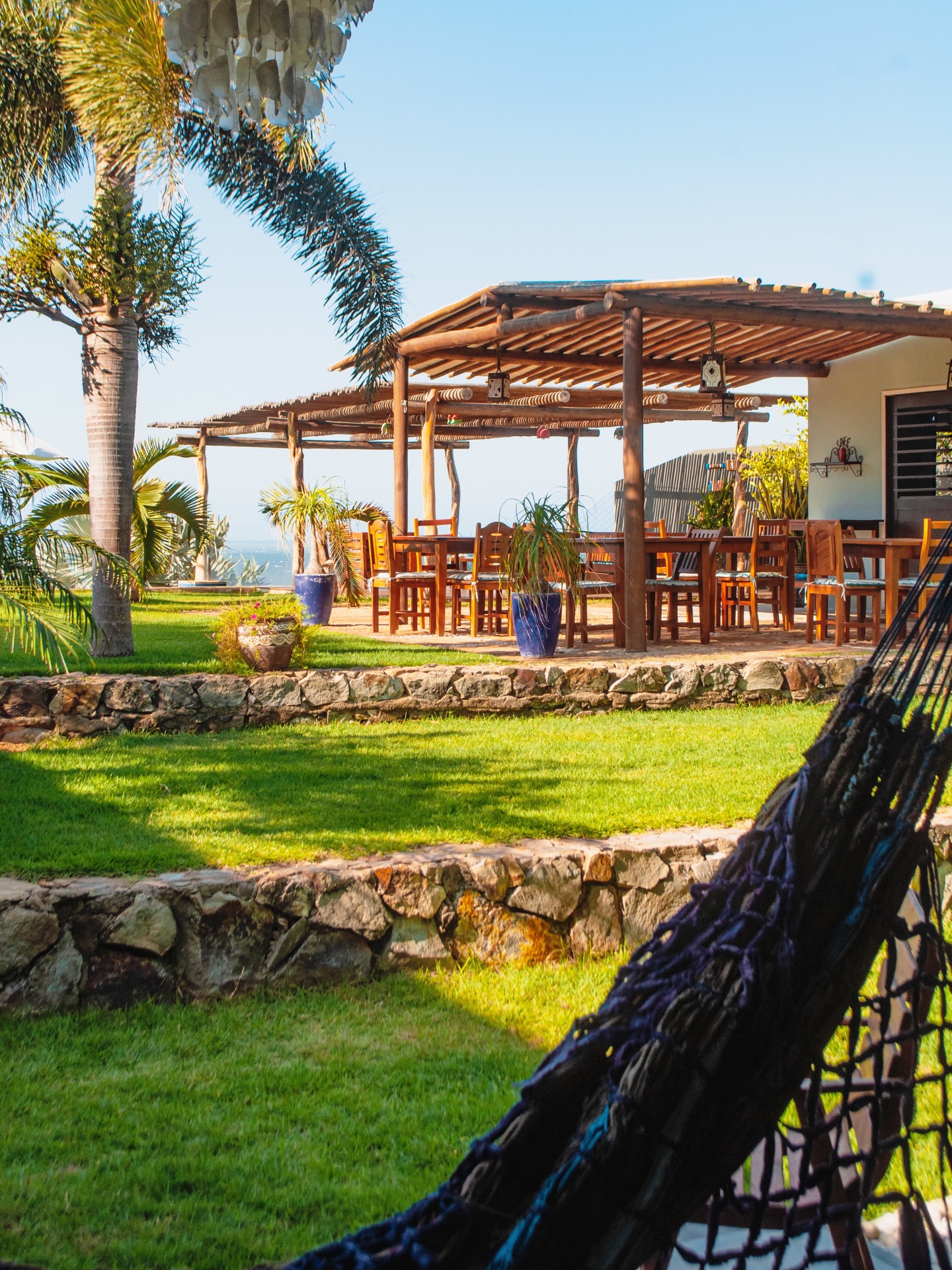 🇧🇷Um refúgio em Lagoinha, feito para quem entende que o verdadeiro luxo é a tranquilidade.
🇺🇸 A refuge in Lagoinha, made for those who understand that true luxury is tranquility.
🇪🇸Un refugio en Lagoinha, hecho para quienes entienden que el verdadero lujo es la tranquilidad.